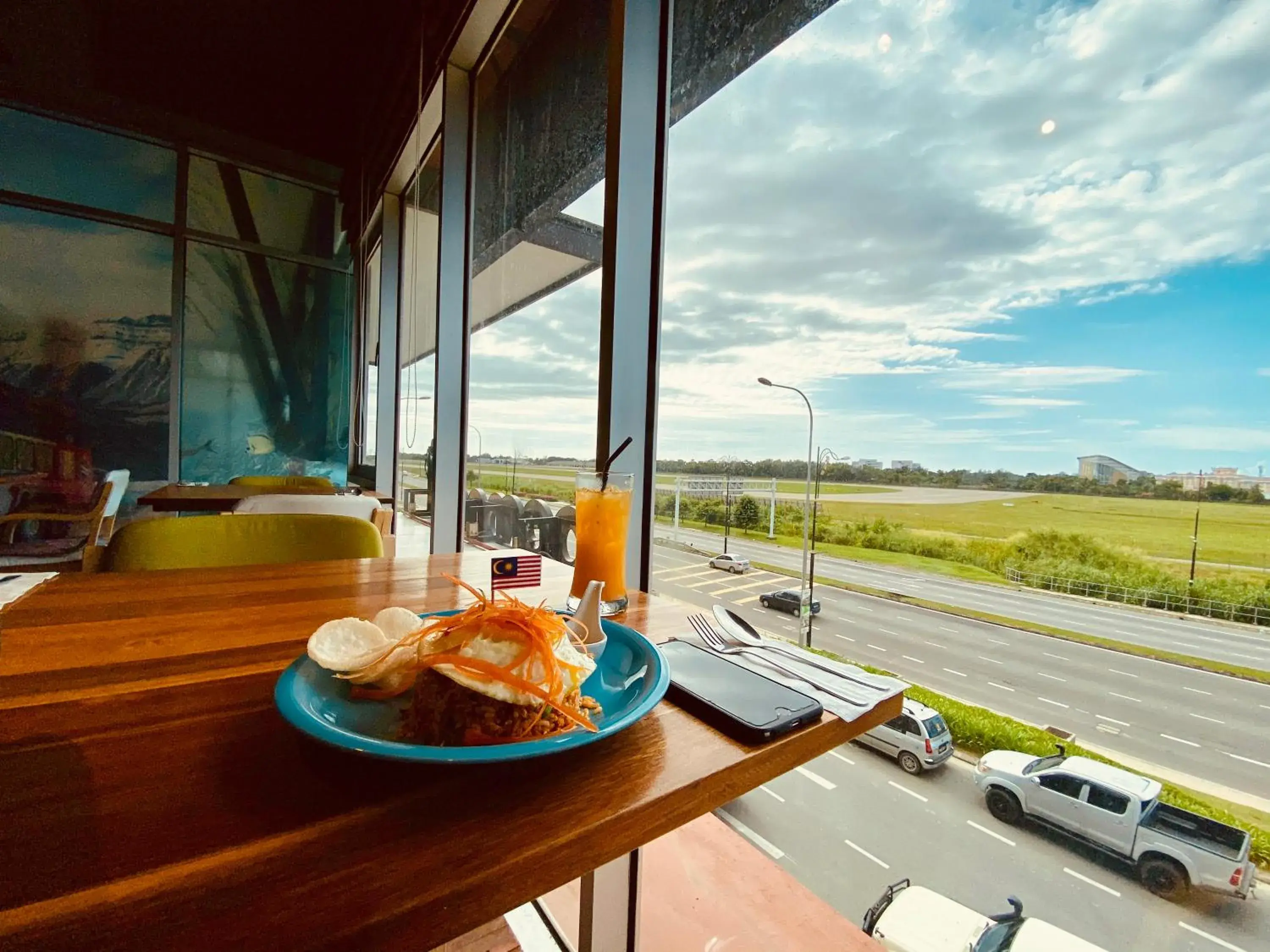 Restaurant/places to eat in Homesuite' Home at Aeropod SOVO Restaurant/places to eat in Homesuite' Home at Aeropod SOVO