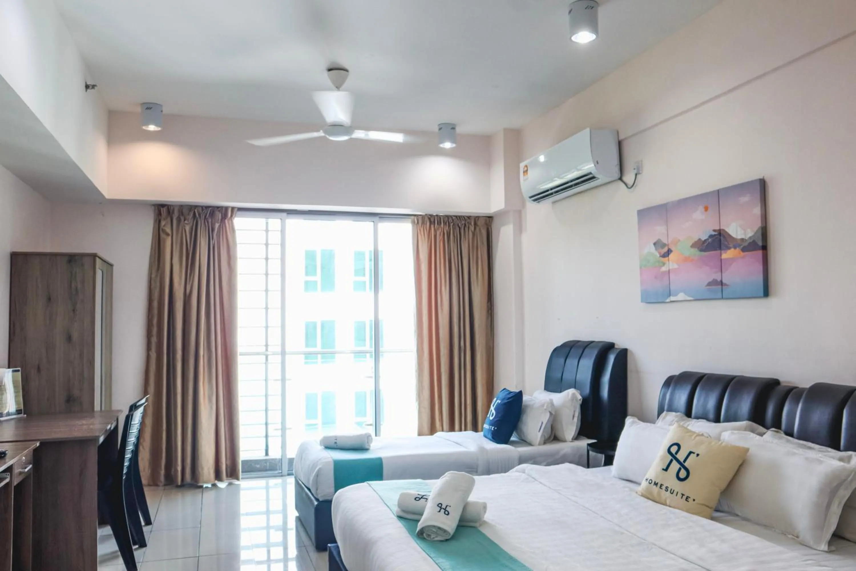 Bedroom, Bed in Homesuite' Home at Aeropod SOVO