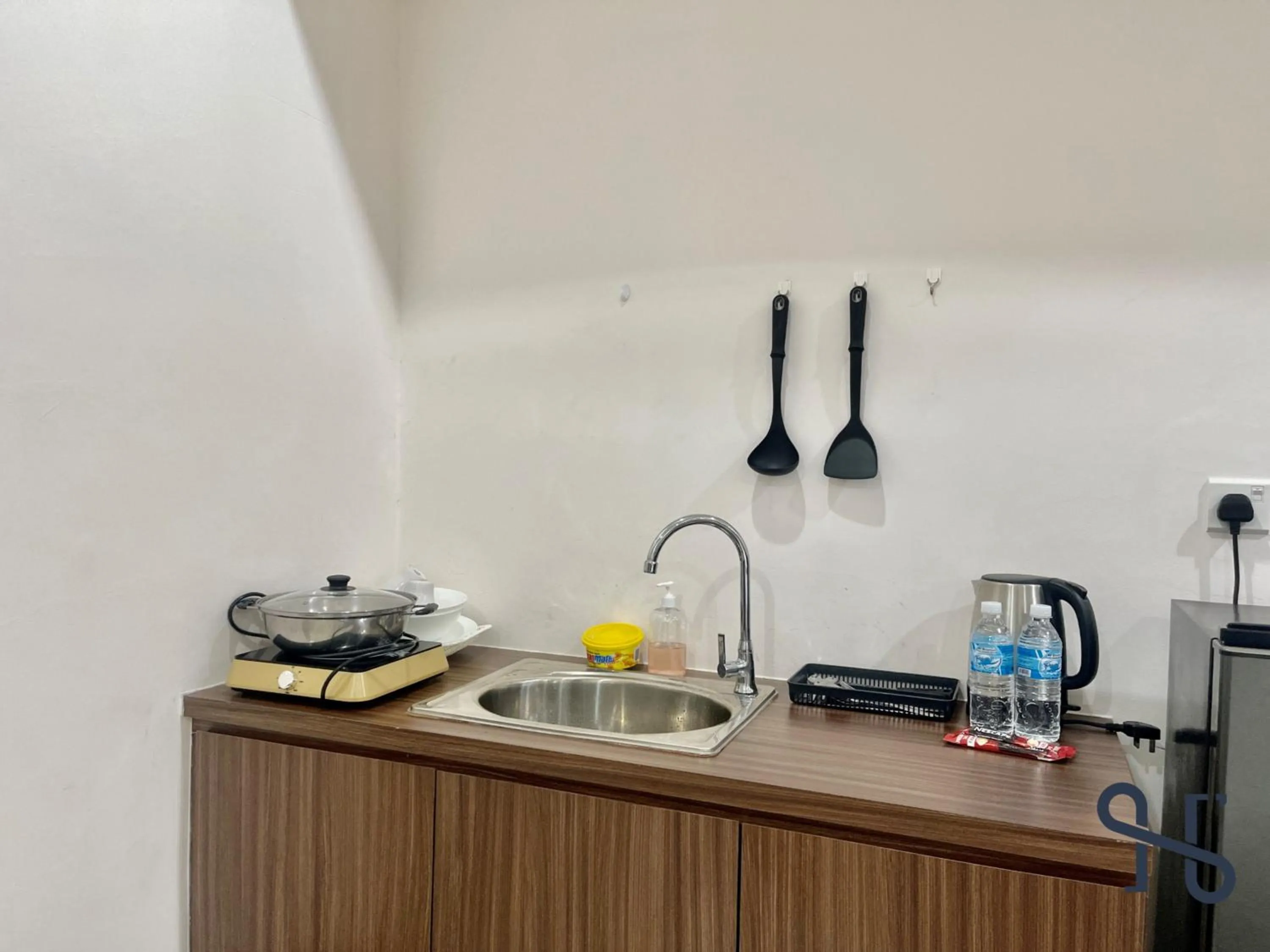 Coffee/tea facilities in Homesuite' Home at Aeropod SOVO