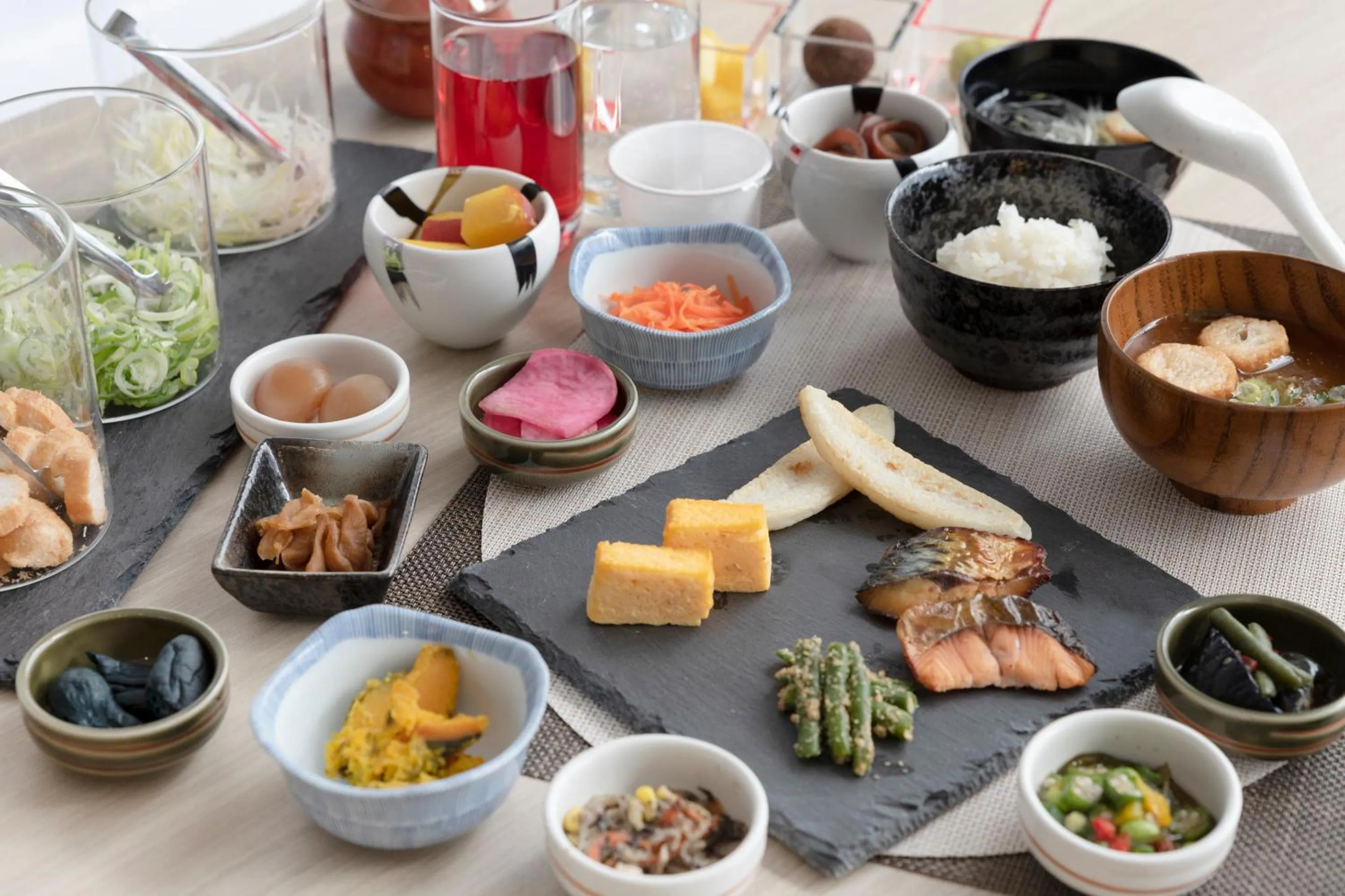 Restaurant/places to eat in Hotel Keihan Sendai