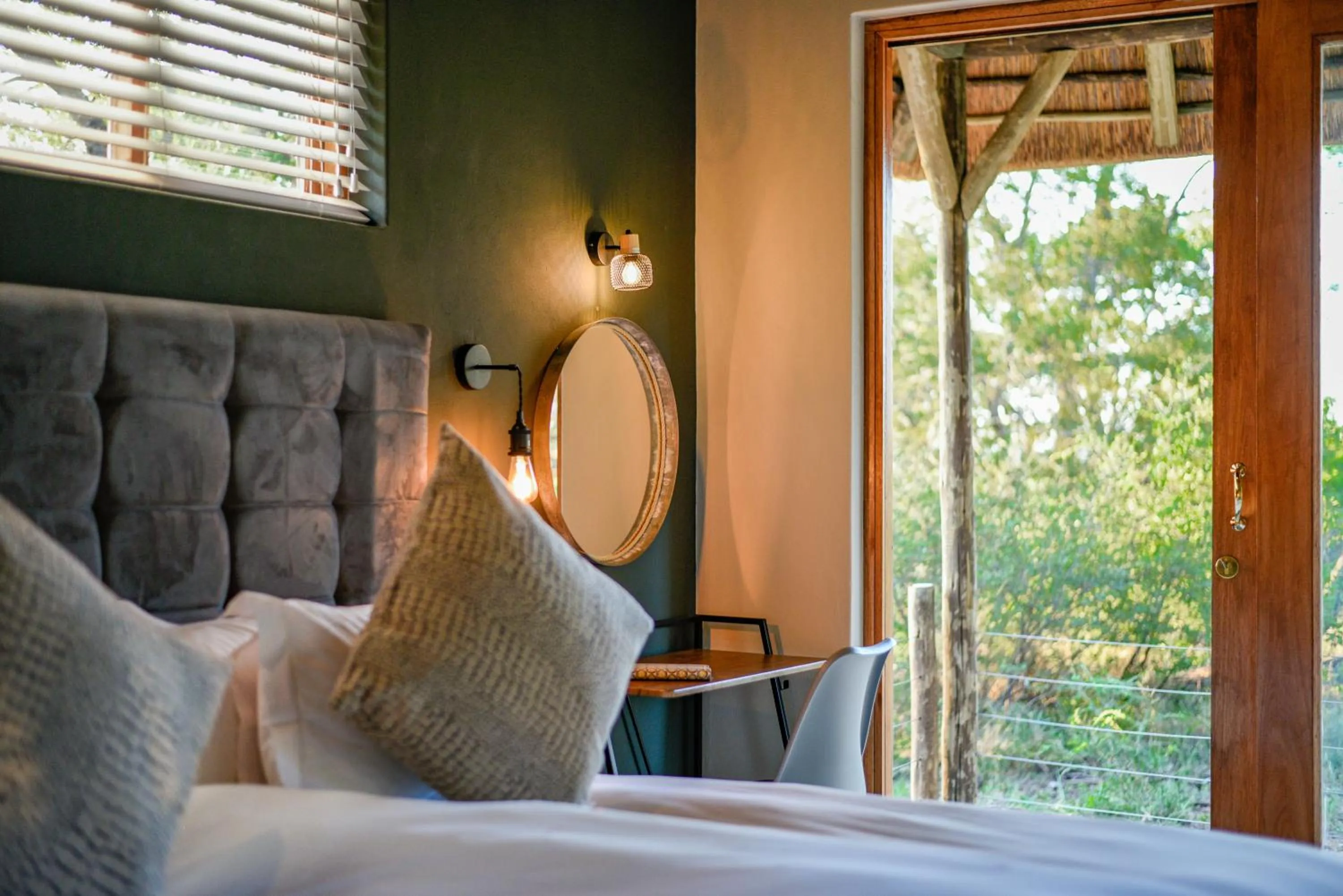 Bedroom, Bed in Mziki Safari Lodge