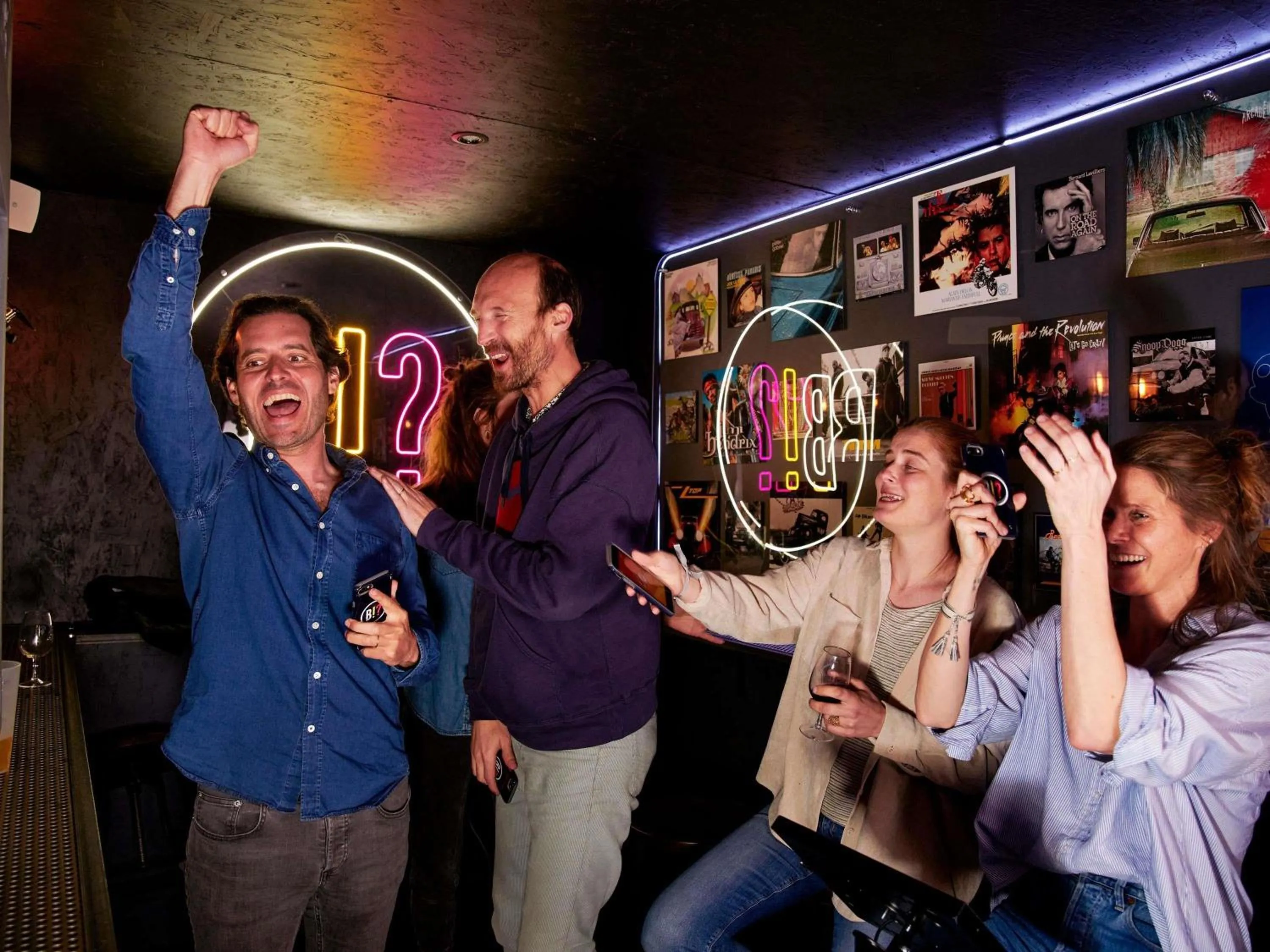 Lounge or bar in ibis Compiegne