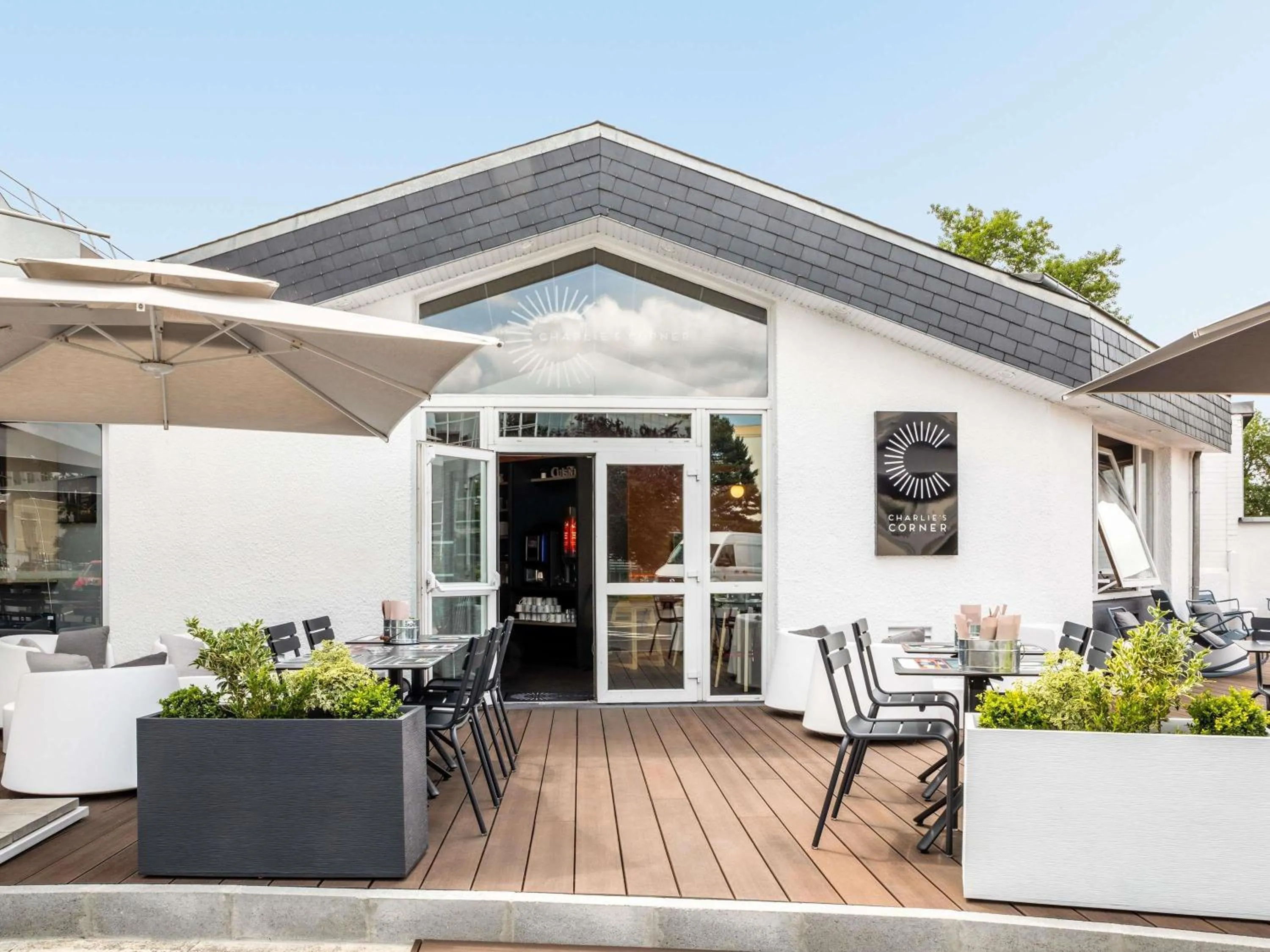 Restaurant/places to eat in ibis Compiegne