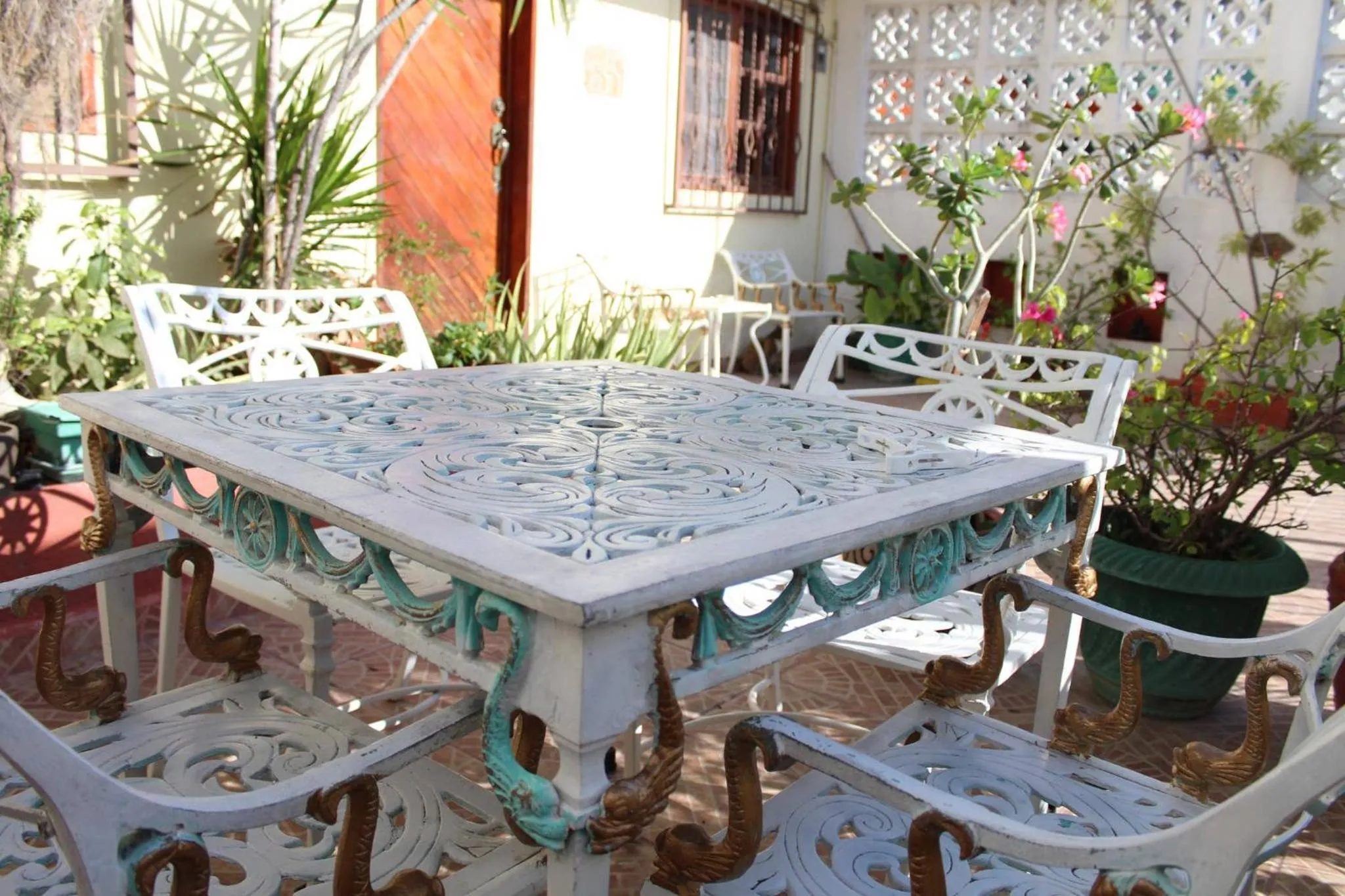 Cancun Guest House 3 near Ado bus terminal and 25 min from-to airport by shuttle