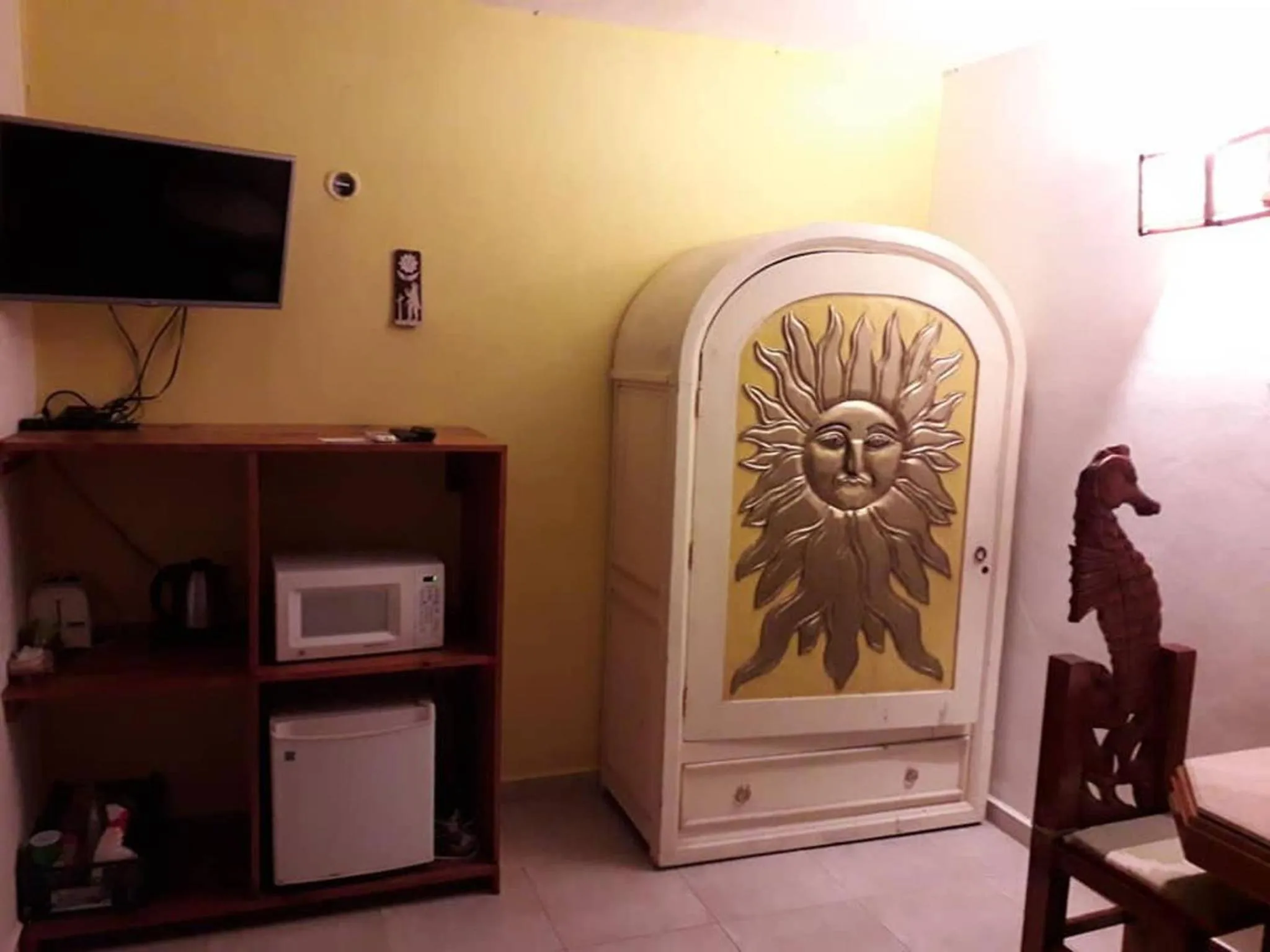 Cancun Guest House 3 near Ado bus terminal and 25 min from-to airport by shuttle