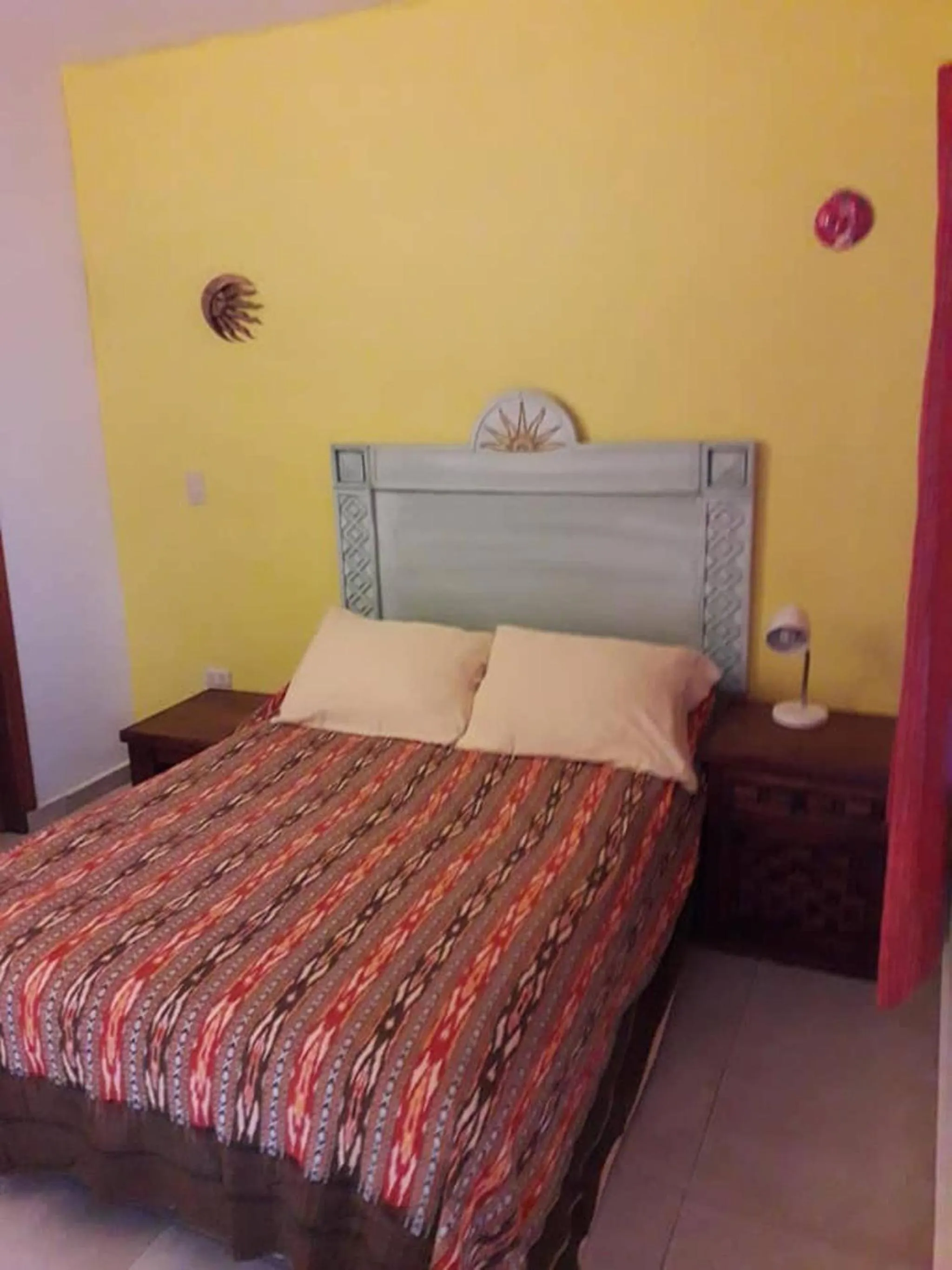 Bed in Cancun Guest House 3 near Ado bus terminal and 25 min from-to airport by shuttle