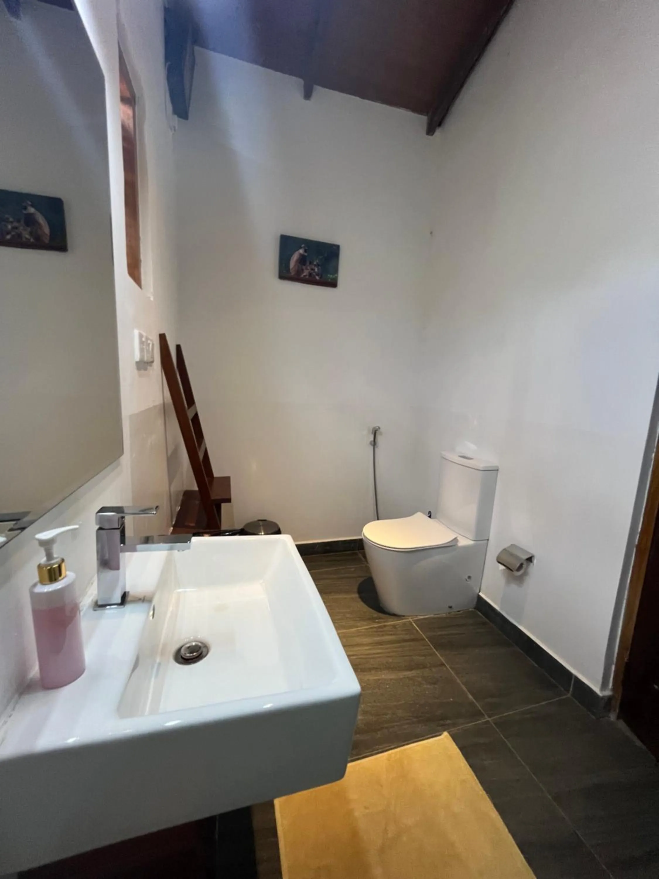 Toilet in Cloud Nine Lanka Resort Wilpattu