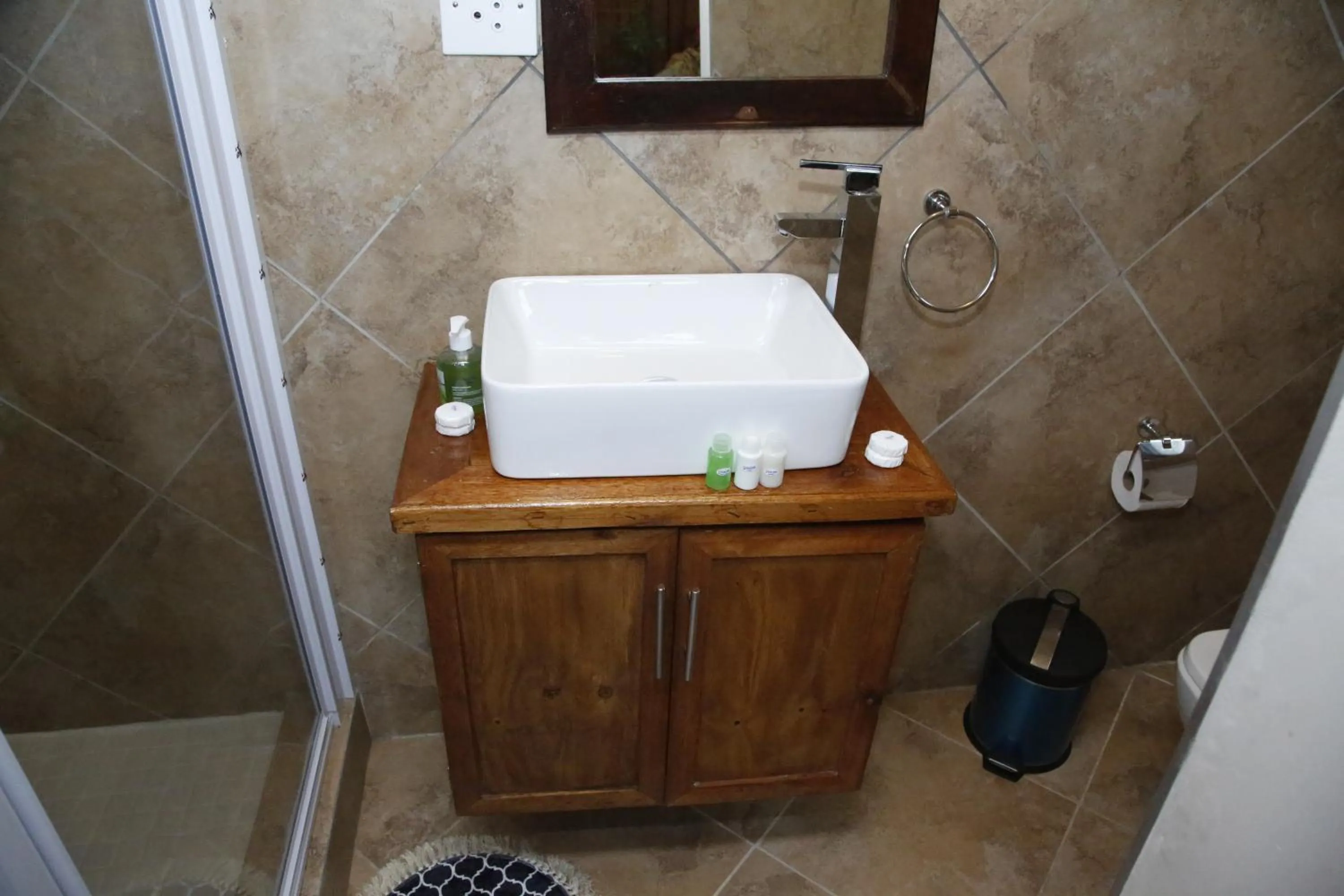 Bathroom in Travetel OR Tambo Airport