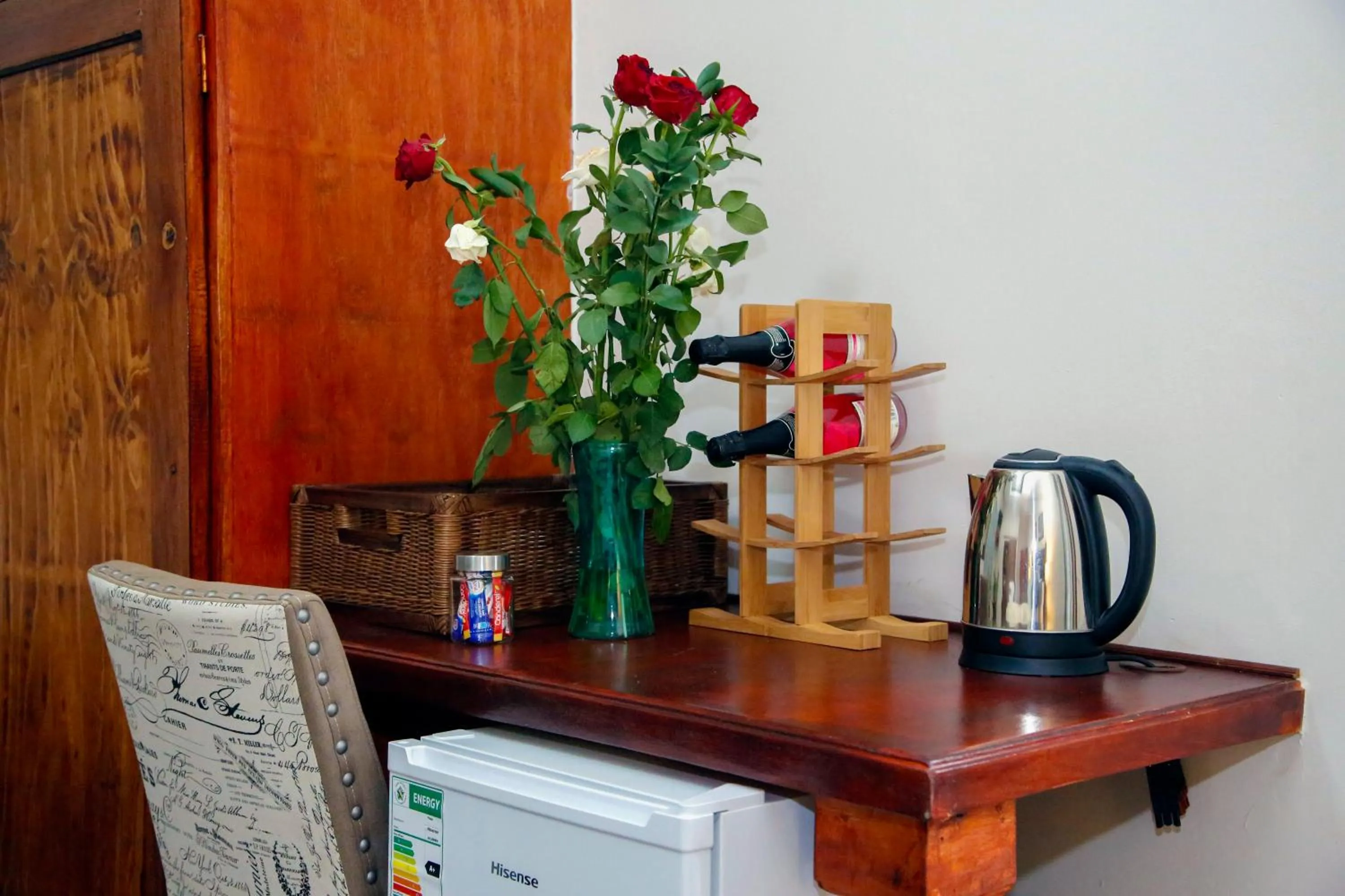 Coffee/tea facilities in Travetel OR Tambo Airport