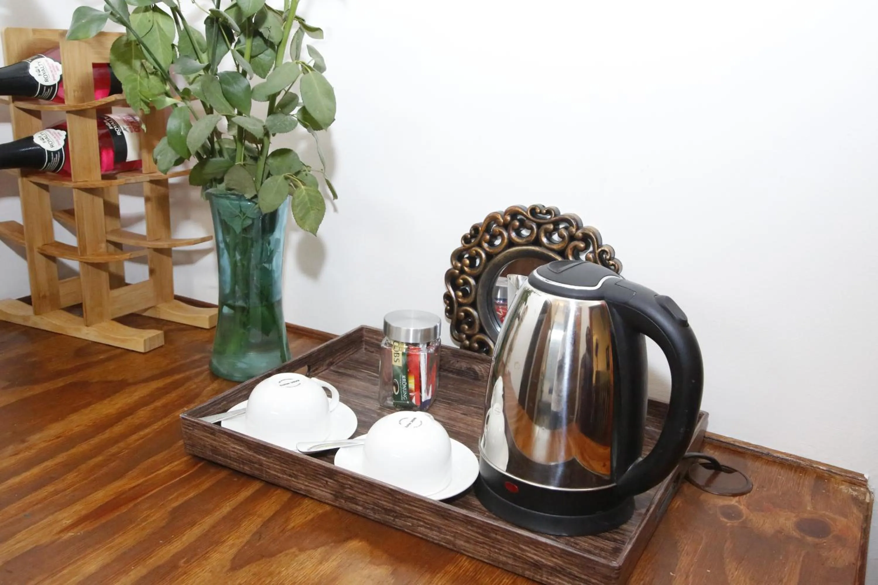 Coffee/tea facilities in Travetel OR Tambo Airport