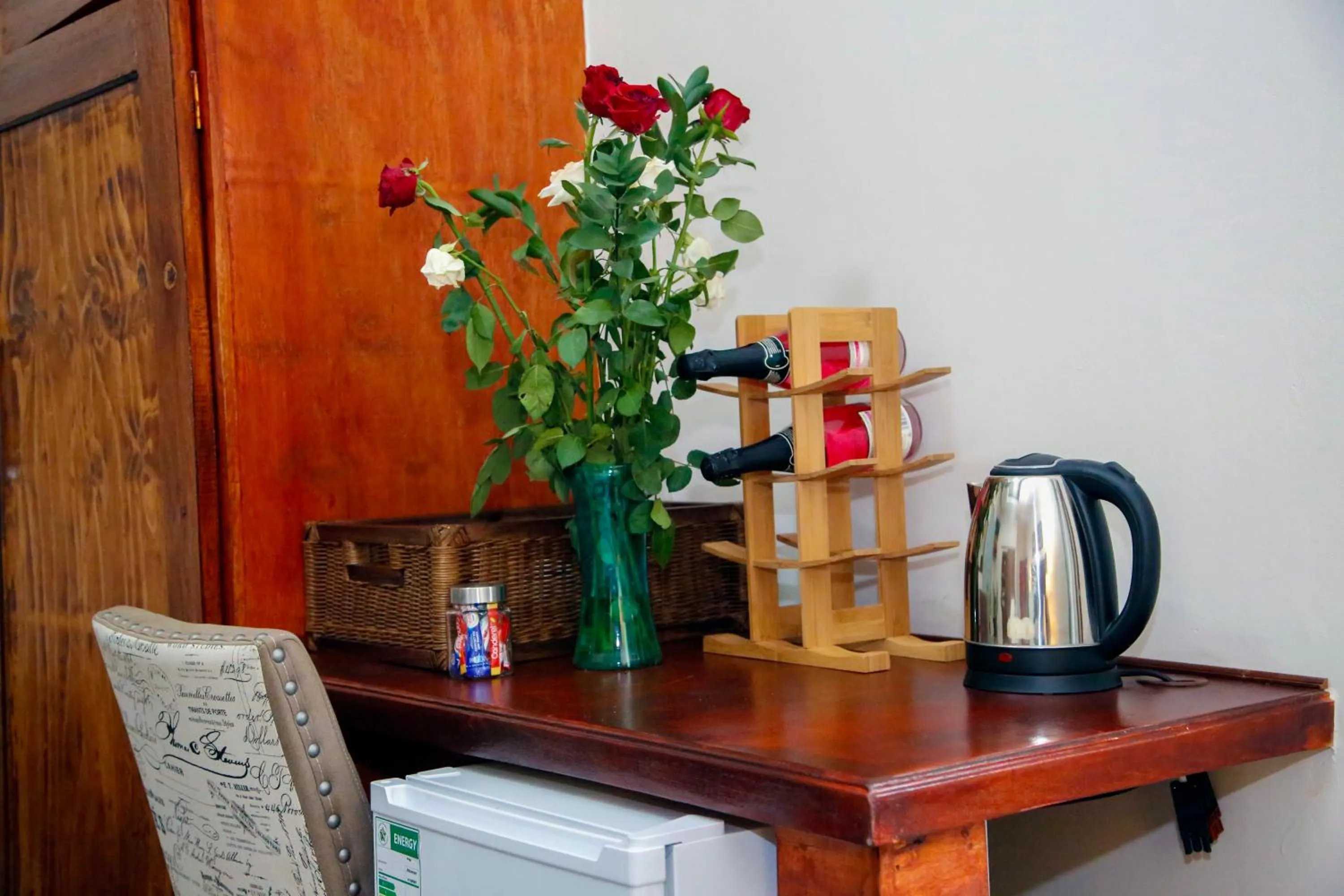 Coffee/tea facilities in Travetel OR Tambo Airport