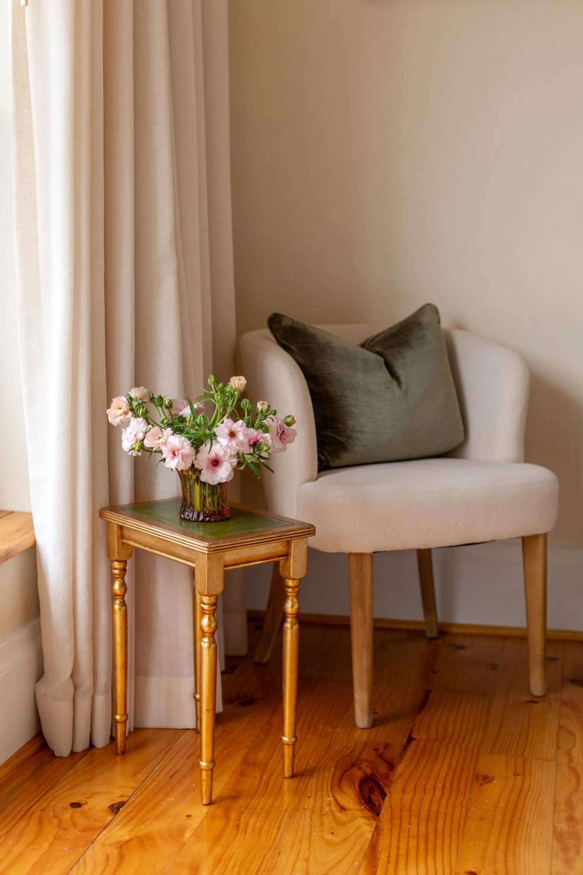 Seating area in Villa Puccini