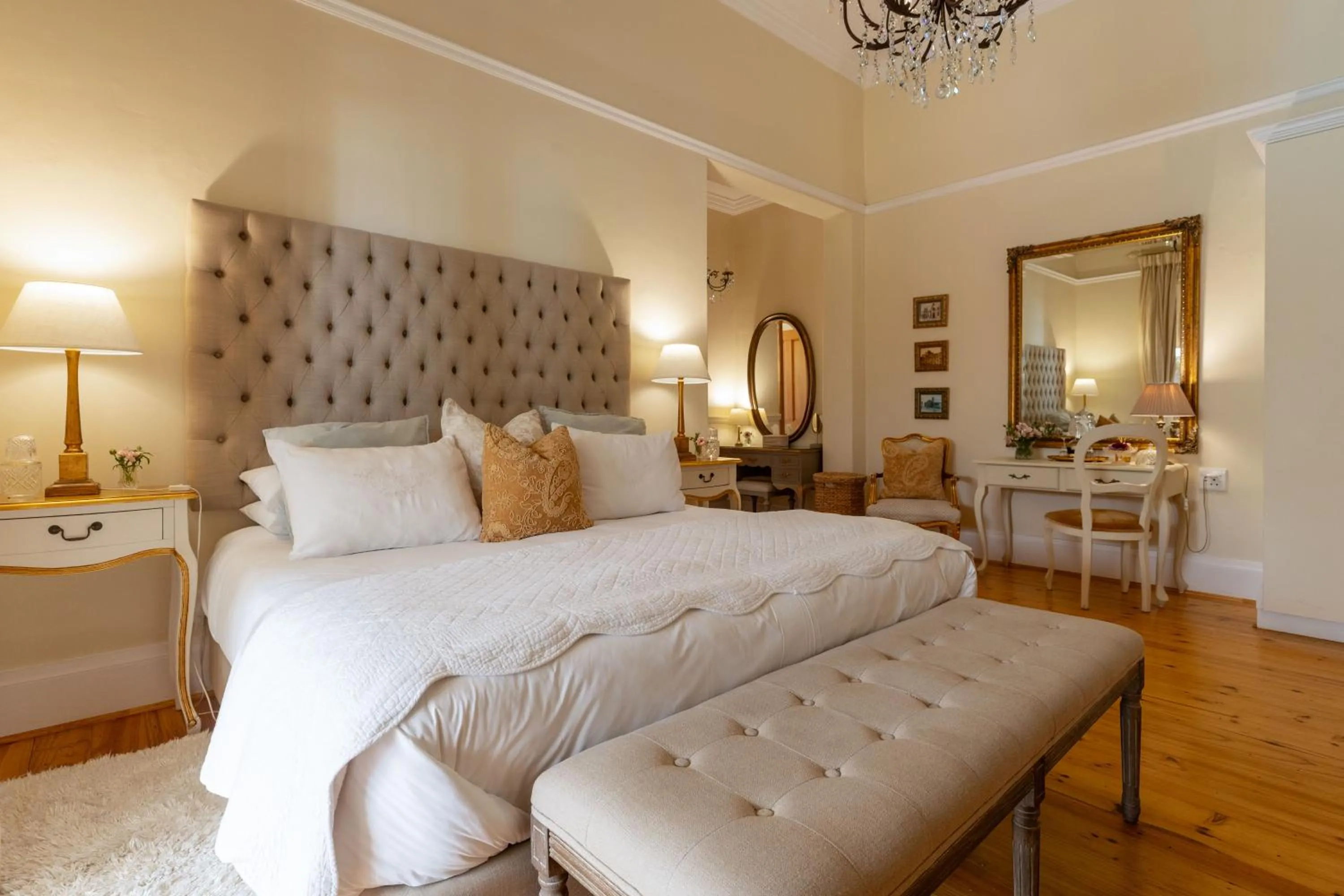 Photo of the whole room, Bed in Villa Puccini