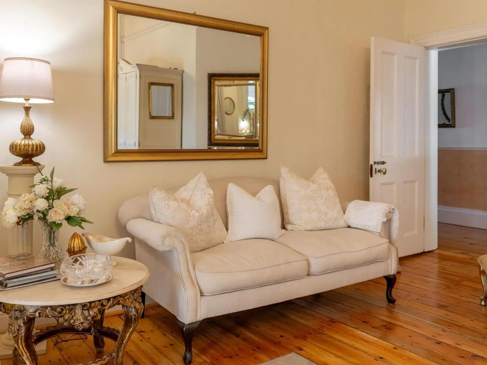Living room in Villa Puccini