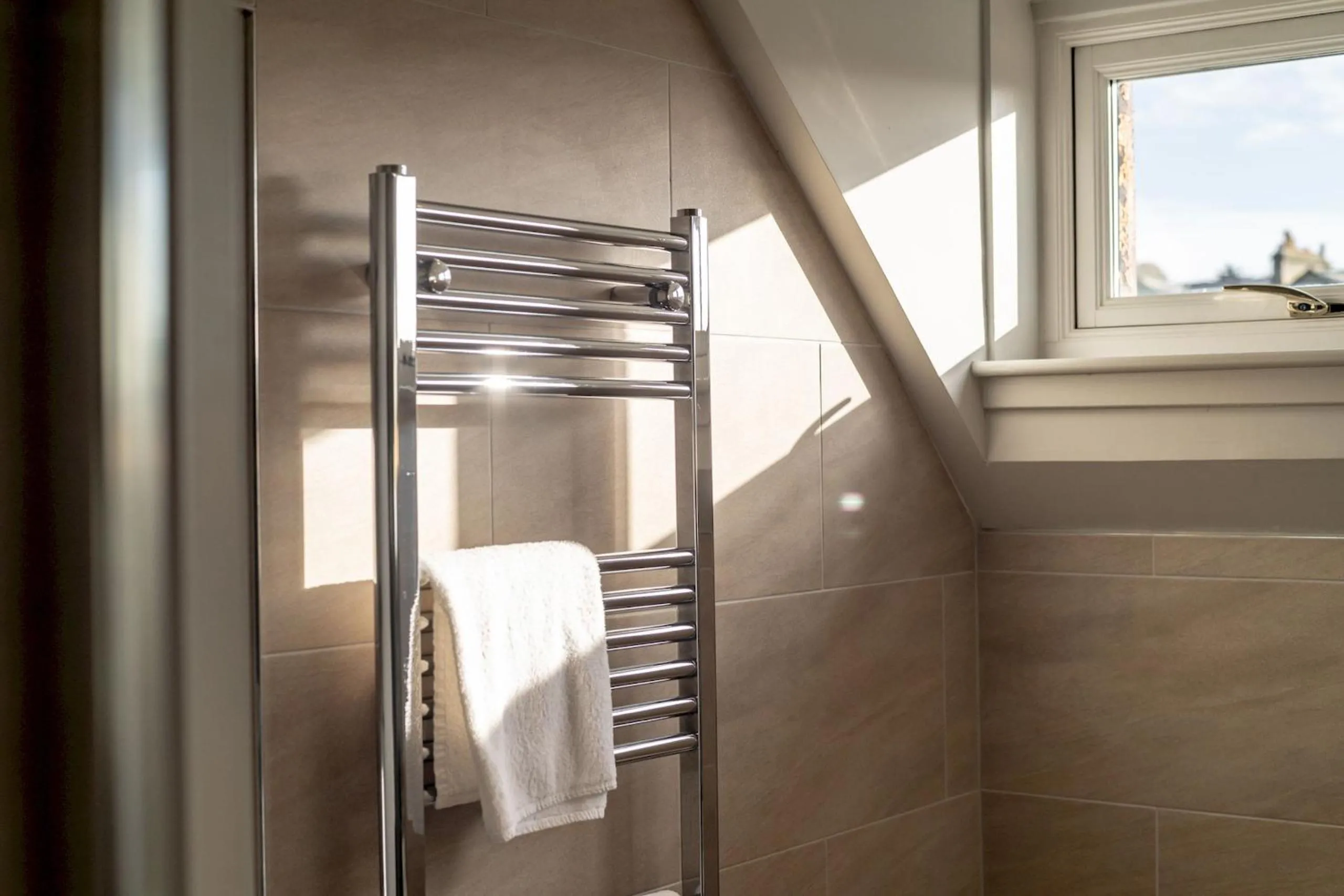 Bathroom, Bed in Gillespie Apartments - Spectacular Penthouse