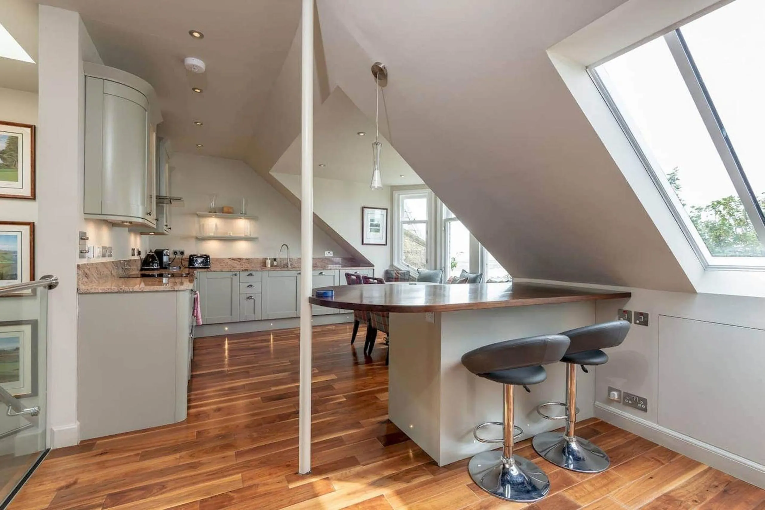 Kitchen or kitchenette in Gillespie Apartments - Spectacular Penthouse