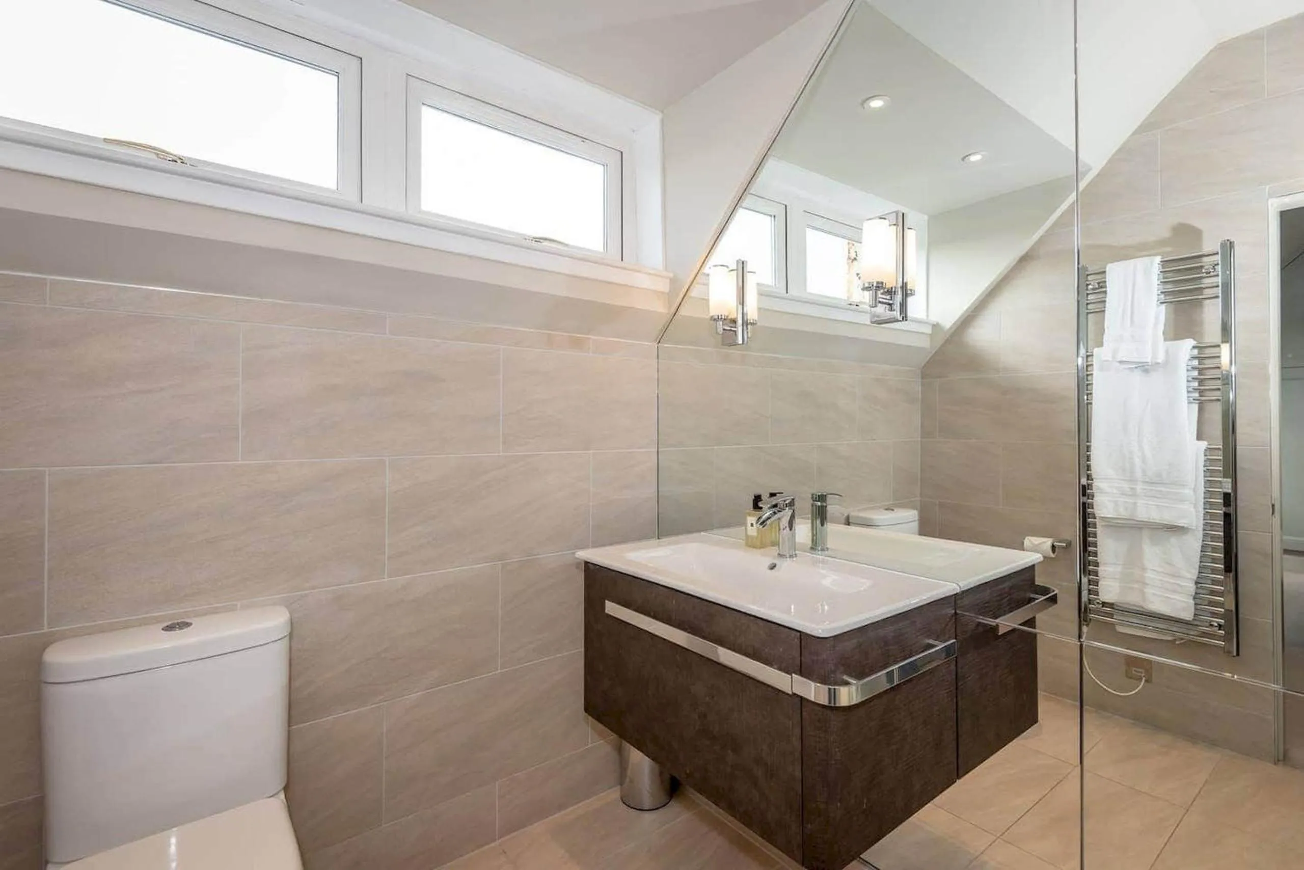 Bathroom in Gillespie Apartments - Spectacular Penthouse