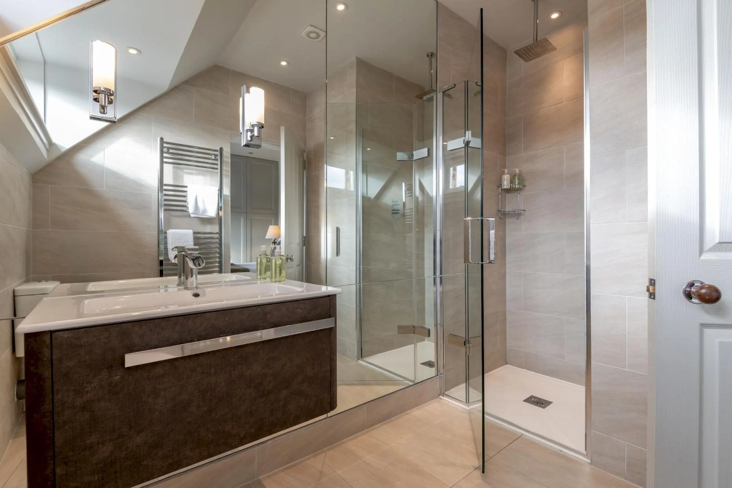 Bathroom in Gillespie Apartments - Spectacular Penthouse