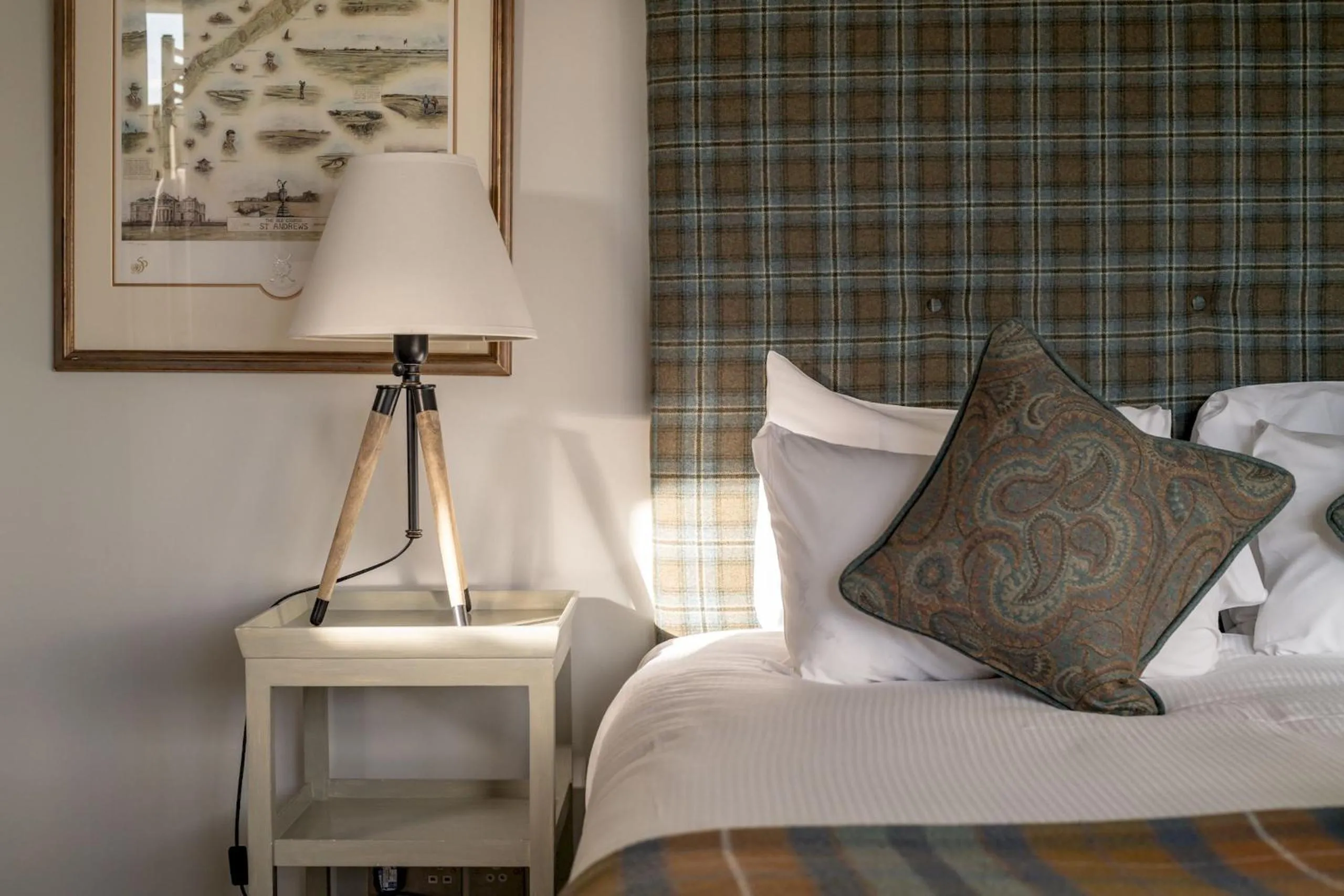 Bed in Gillespie Apartments - Spectacular Penthouse