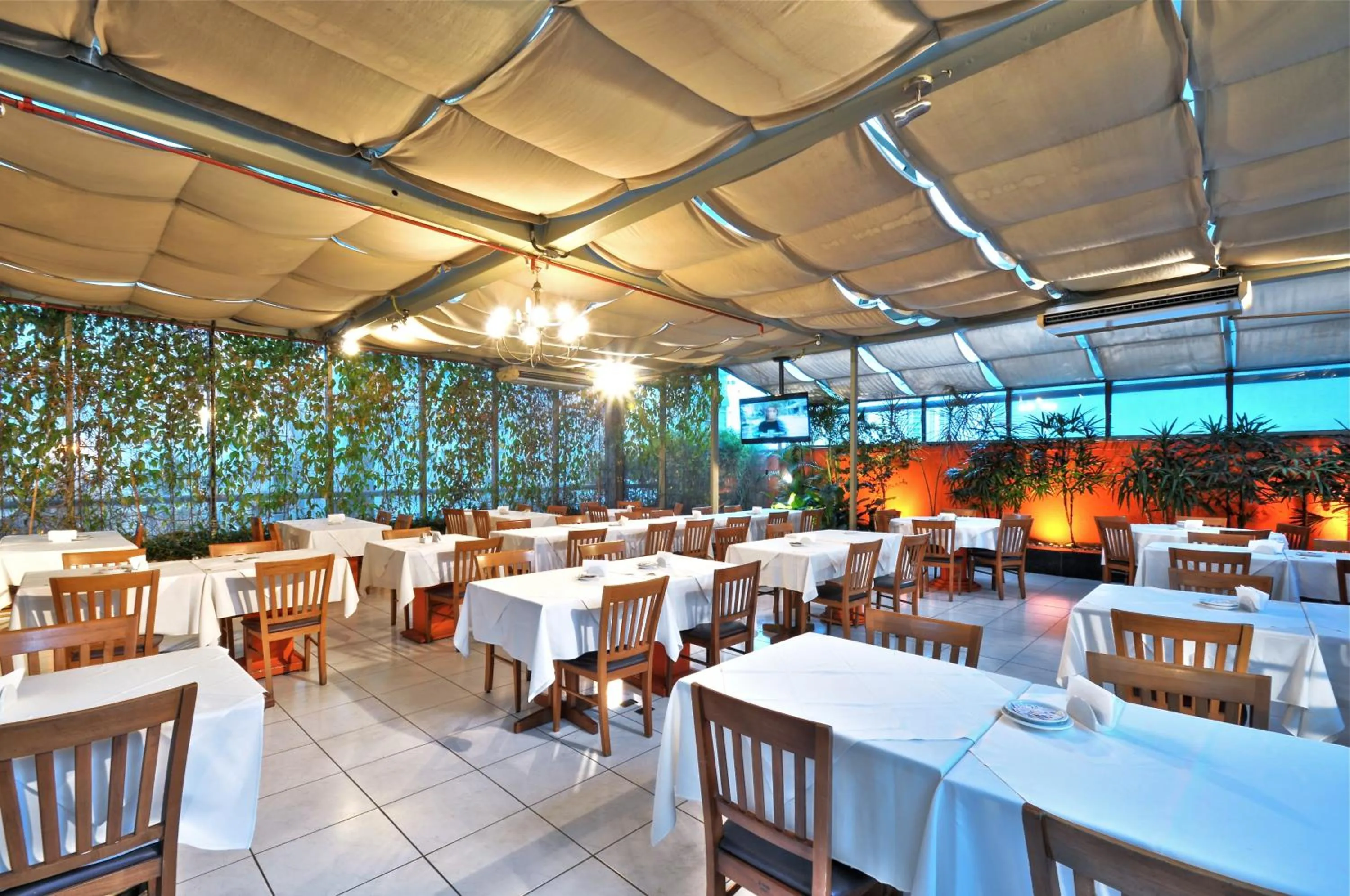 Restaurant/places to eat in Transamerica Executive Paulista