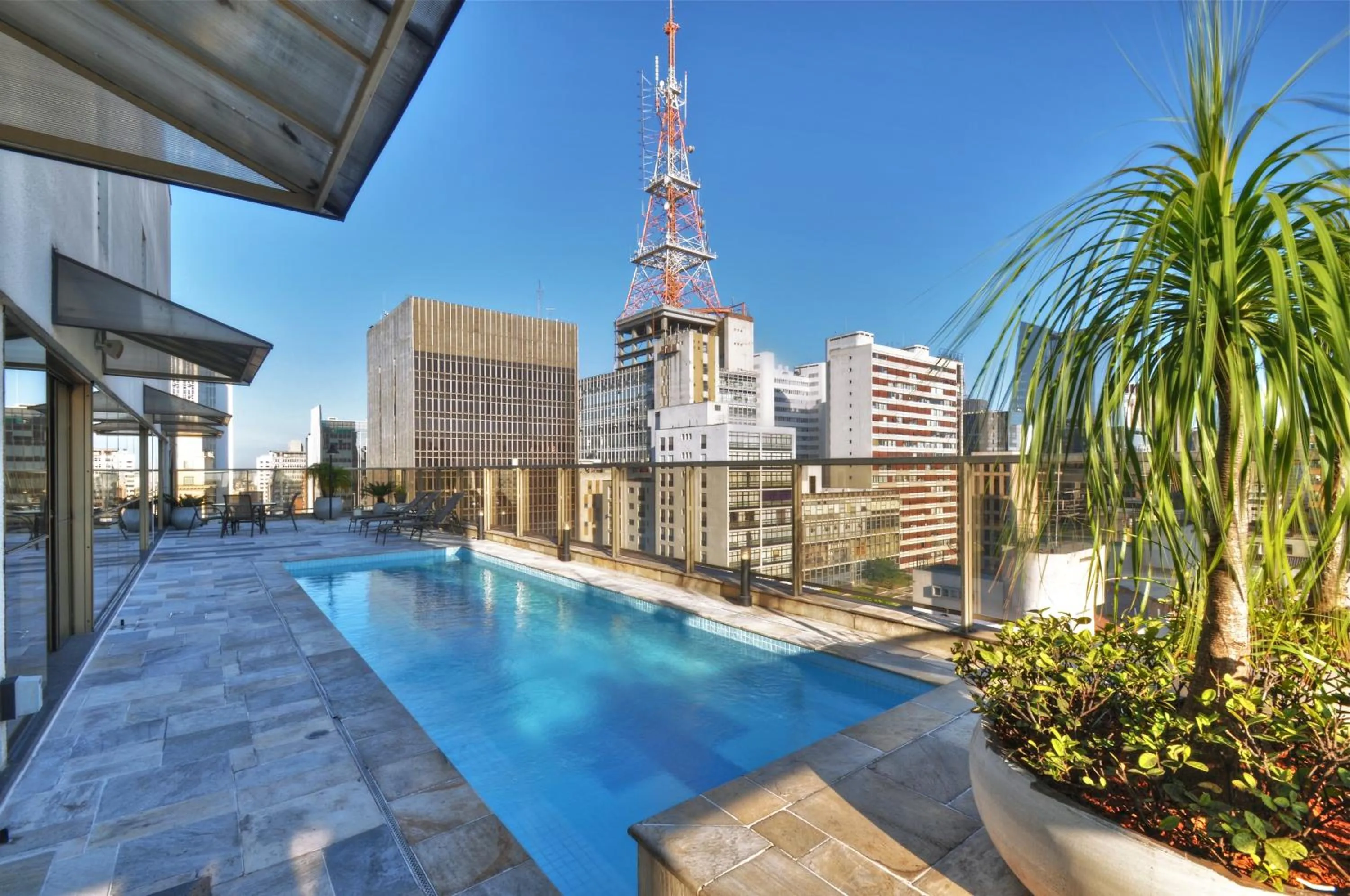 Swimming pool in Transamerica Executive Paulista