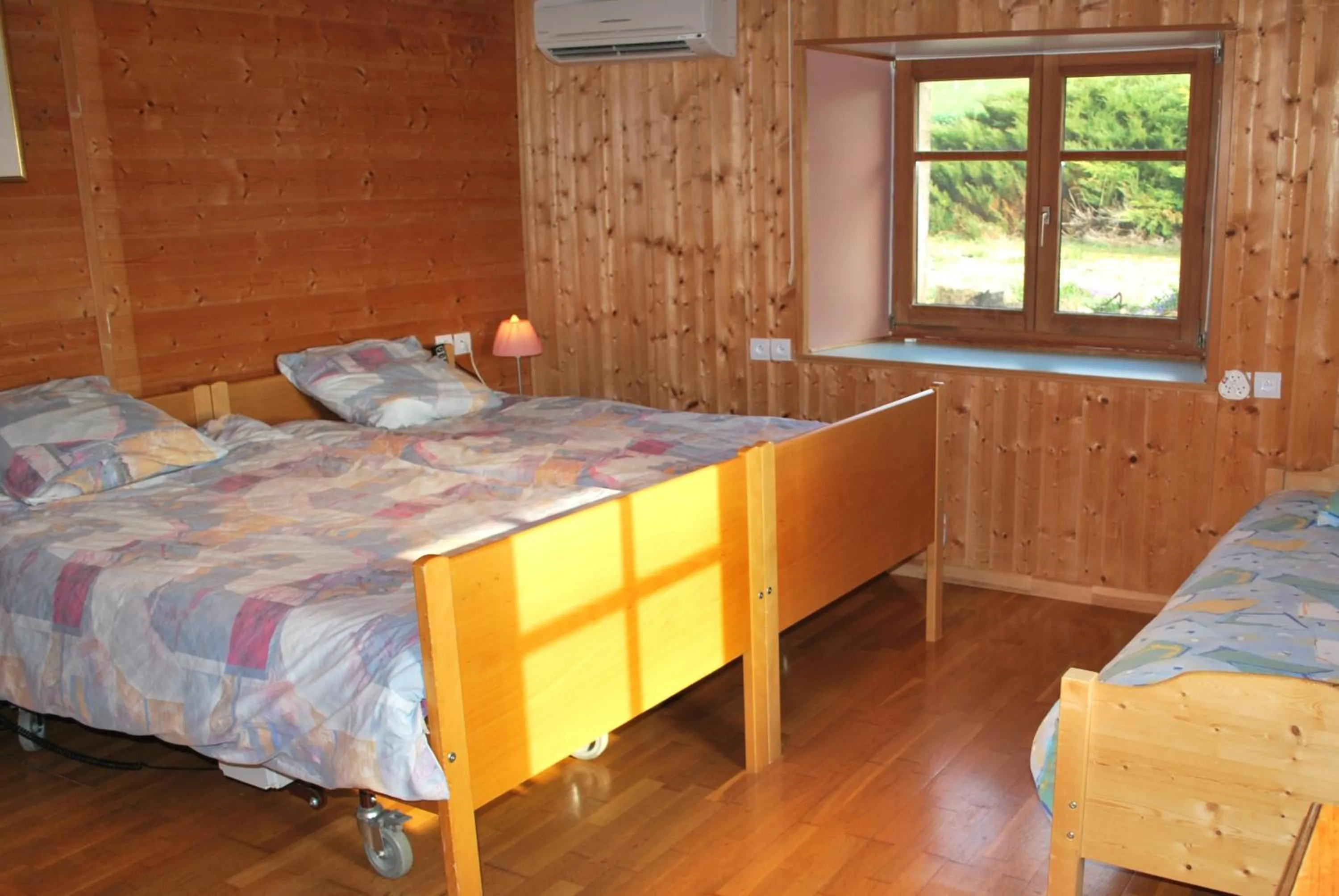 Photo of the whole room, Bed in La ferme du bonheur
