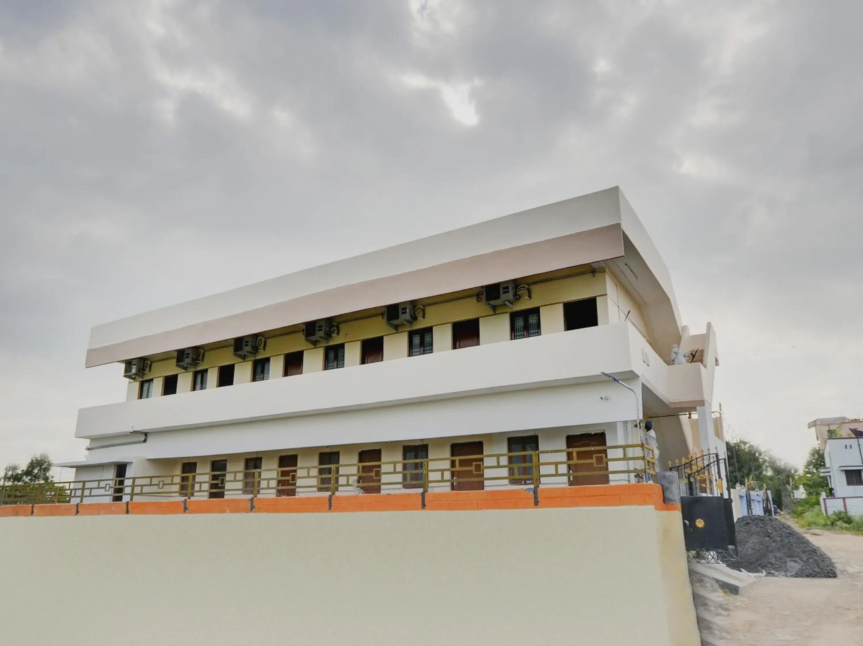 Facade/entrance in Super Hotel O Aruthraa Residency Facade/entrance in Super Hotel O Aruthraa Residency