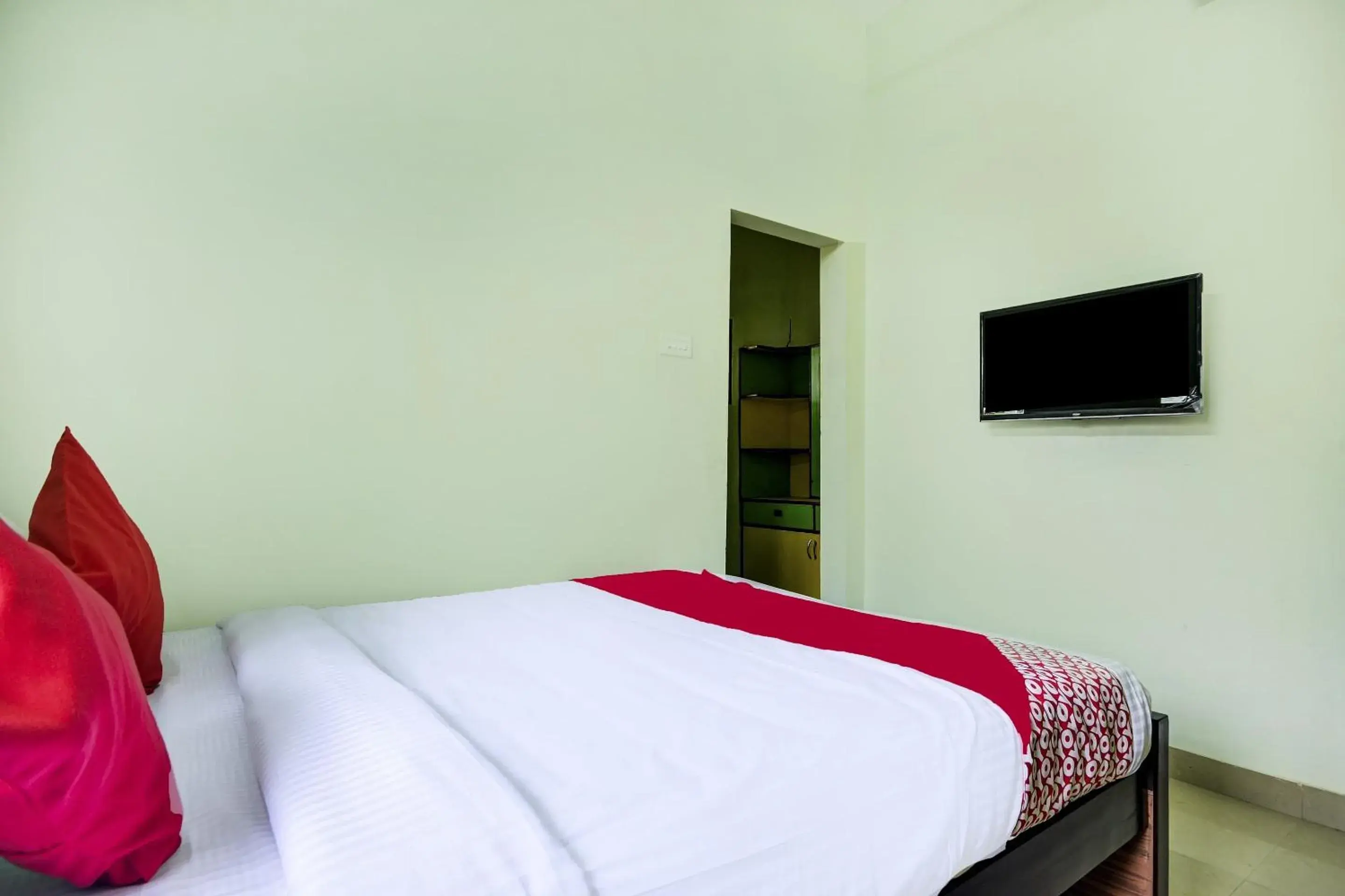 Bedroom, Bed in Hotel O Aruthraa Residency Bedroom, Bed in Hotel O Aruthraa Residency