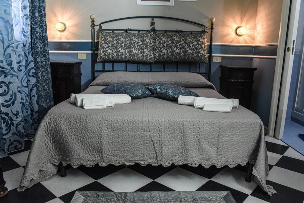 Thaam