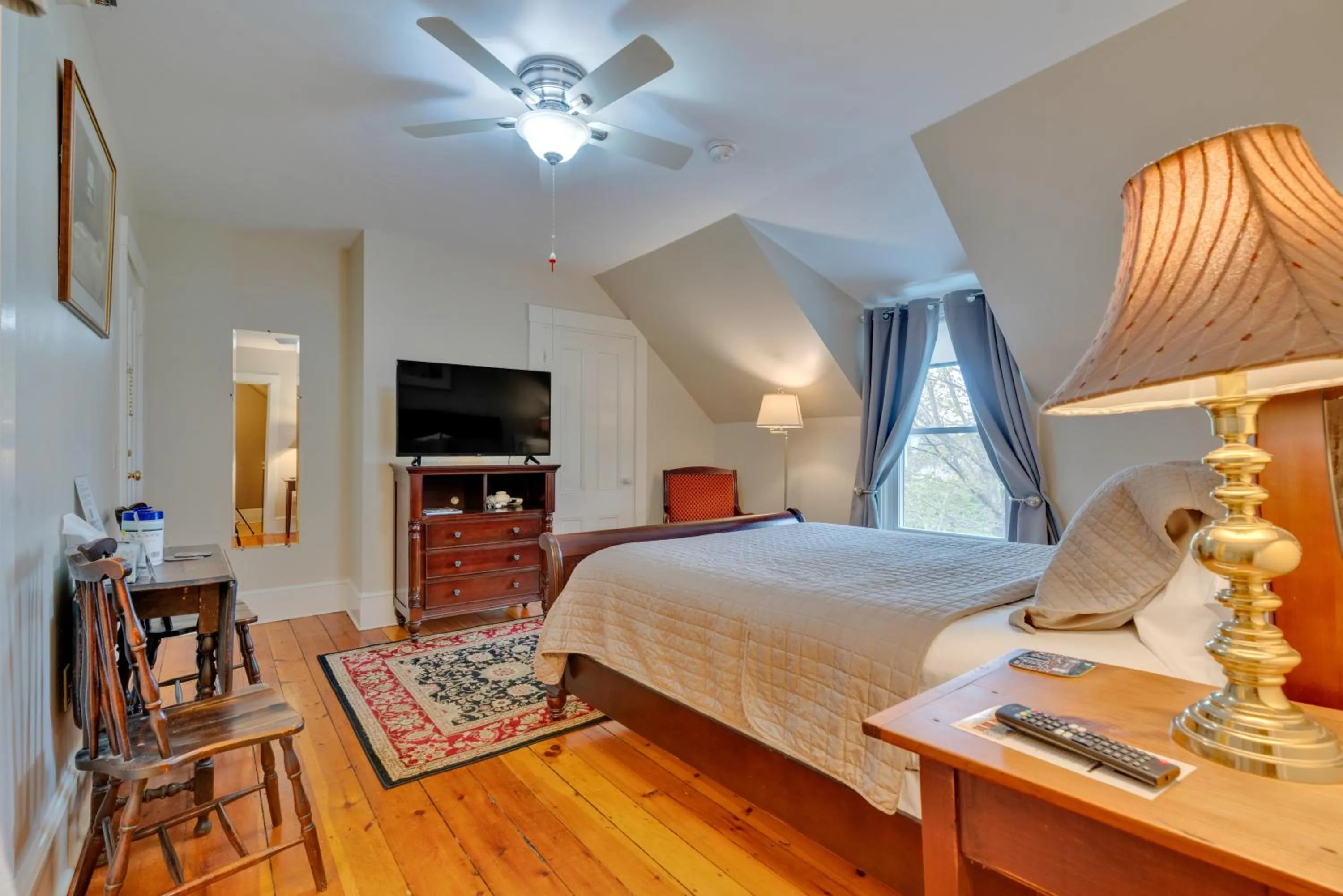 Bed in James Place Inn Bed and Breakfast