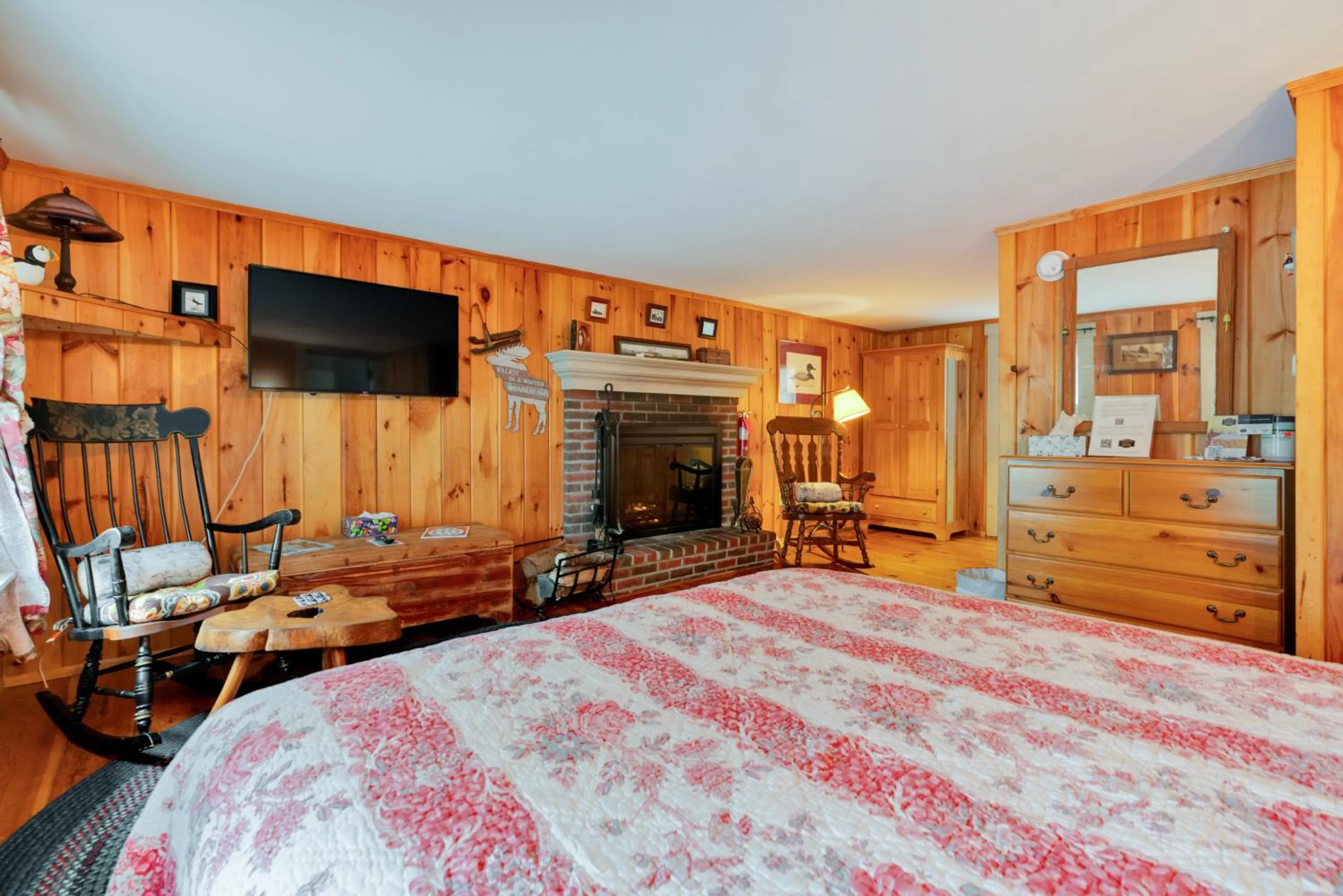 Bed in James Place Inn Bed and Breakfast