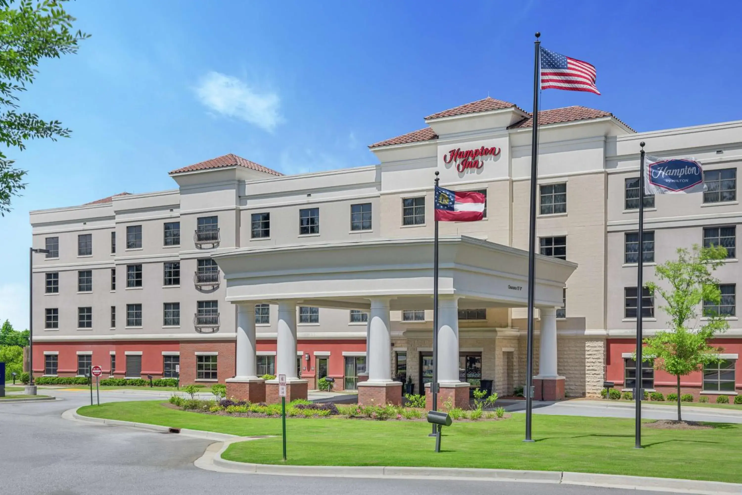 Property building in Hampton Inn Columbus/South-Fort Benning Property building in Hampton Inn Columbus/South-Fort Benning