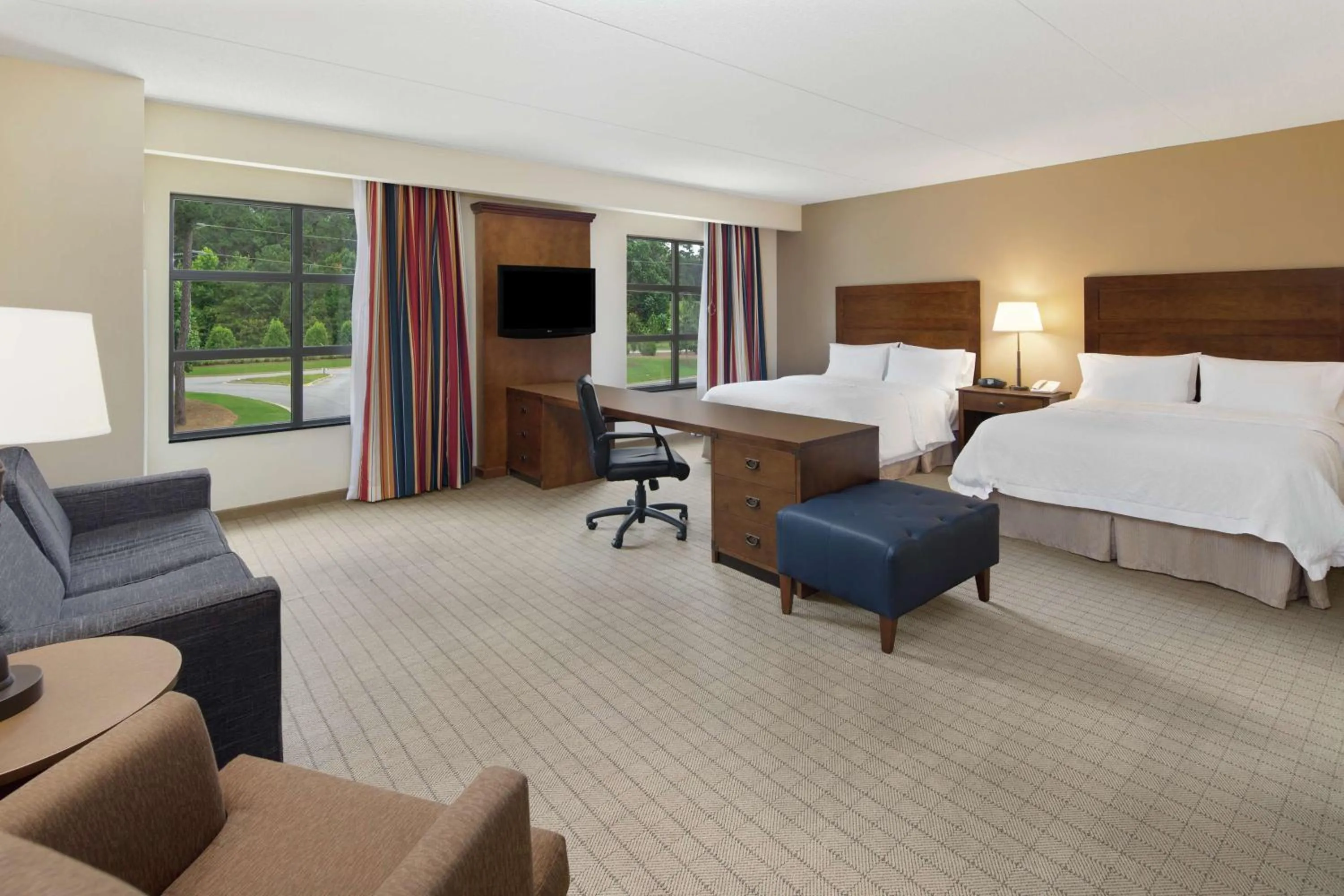 Bed in Hampton Inn Columbus/South-Fort Benning