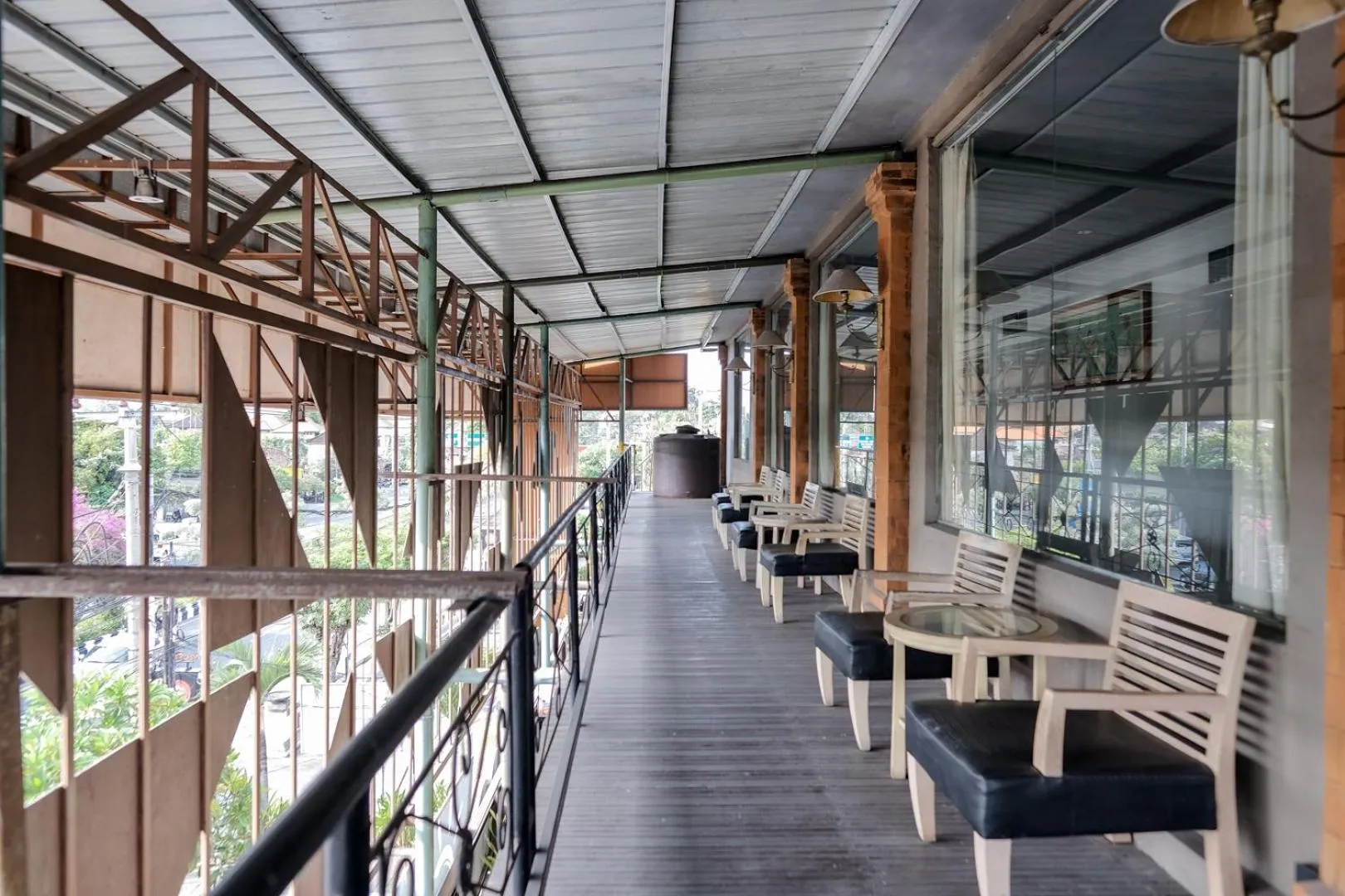 Seating area in RedDoorz Plus at Sunrise Hotel Sanur