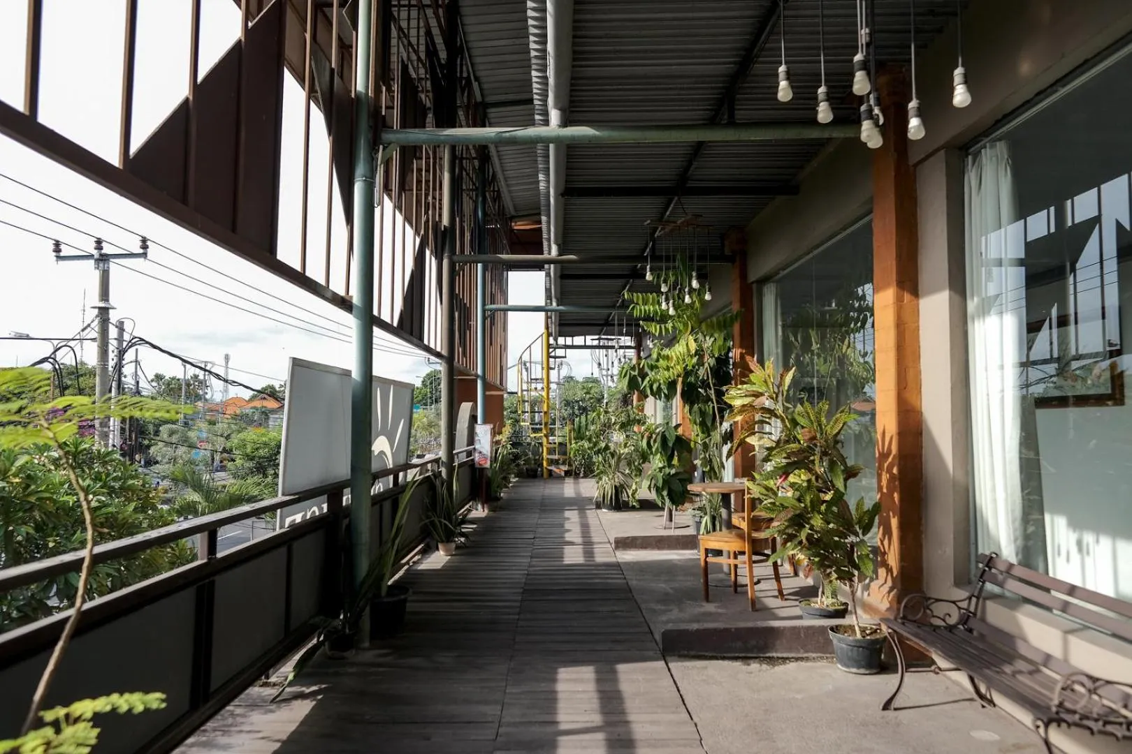 Balcony/Terrace in RedDoorz Plus at Sunrise Hotel Sanur