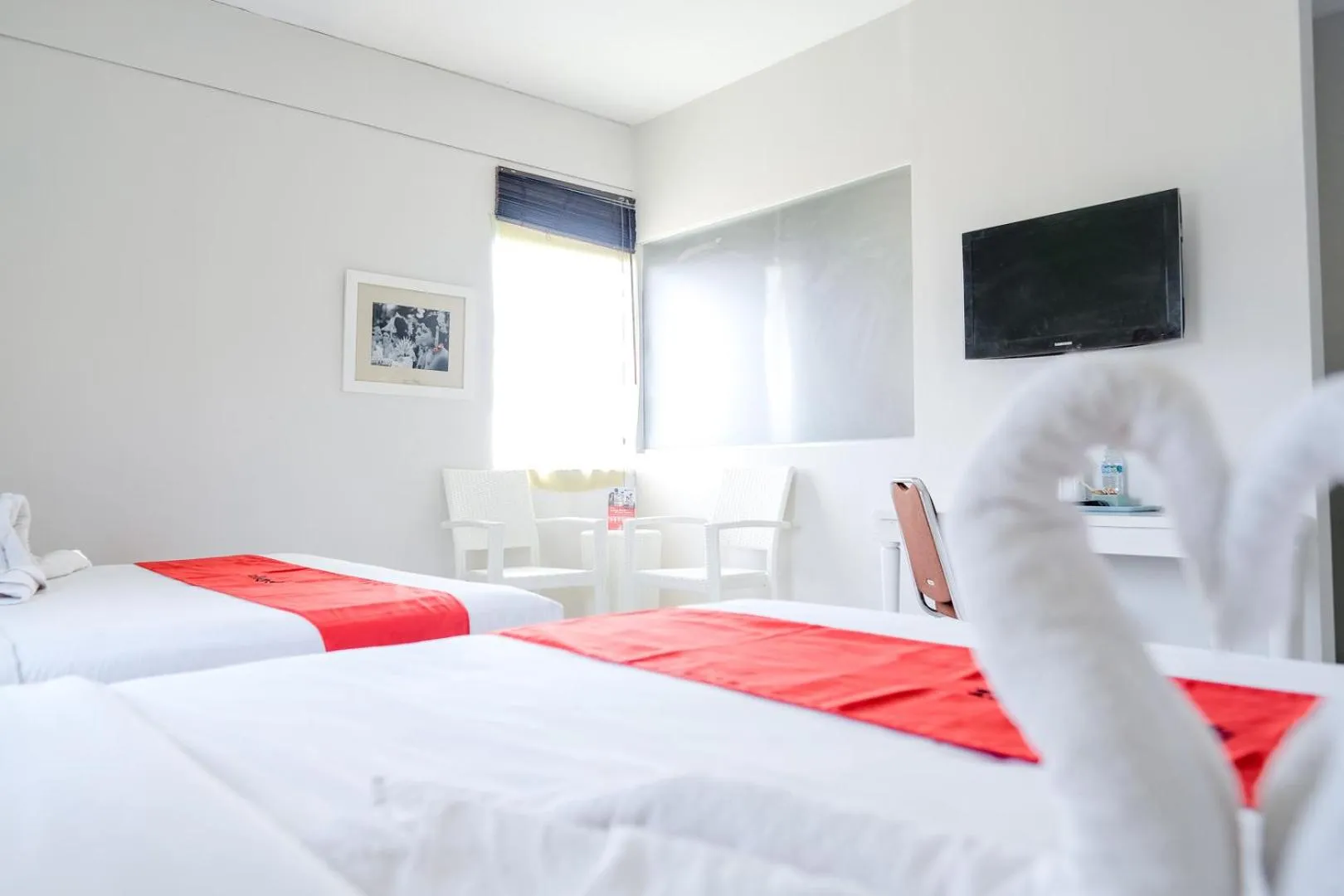 Bed in RedDoorz Plus at Sunrise Hotel Sanur