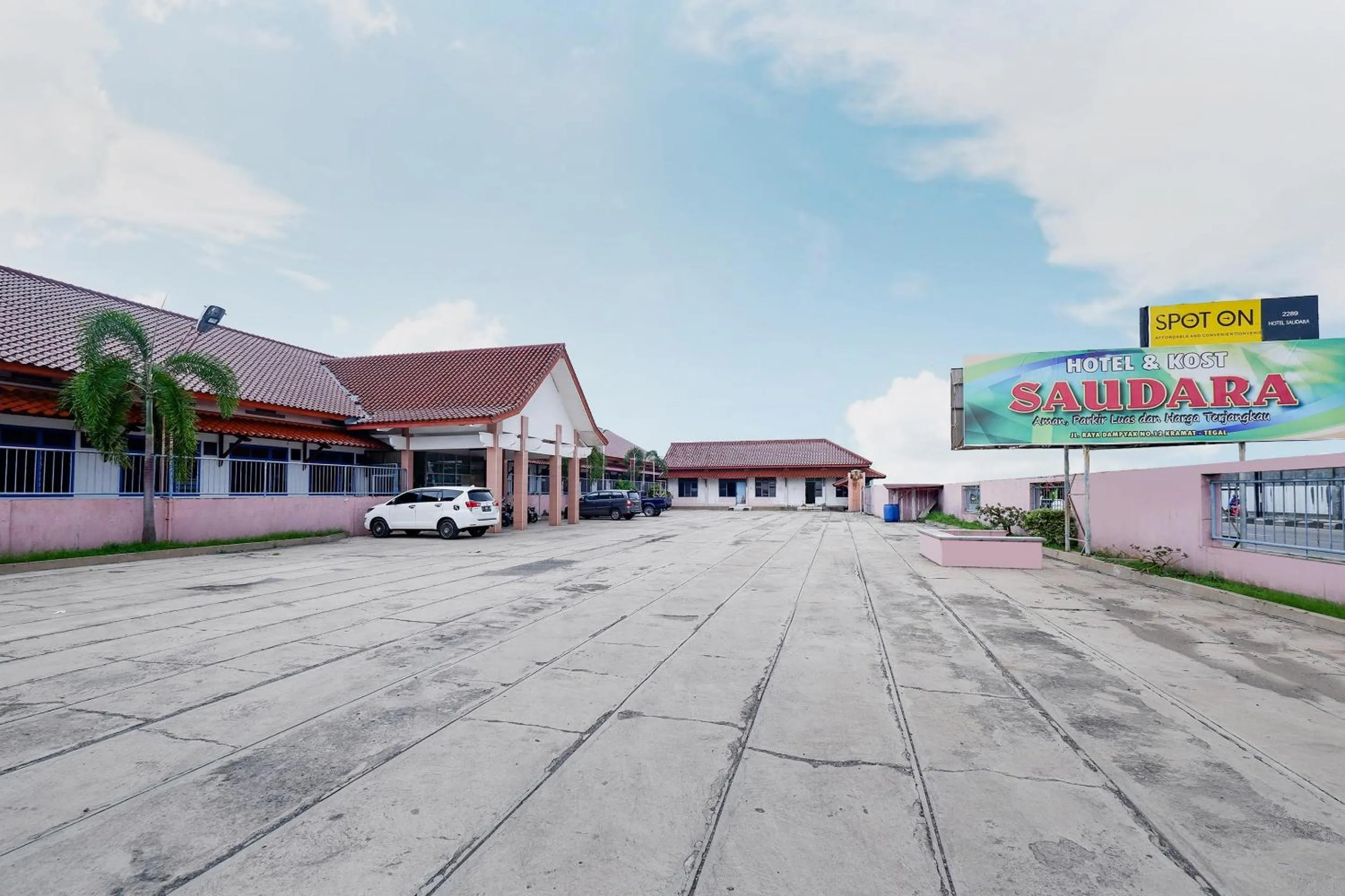 Facade/entrance in Hotel O Saudara