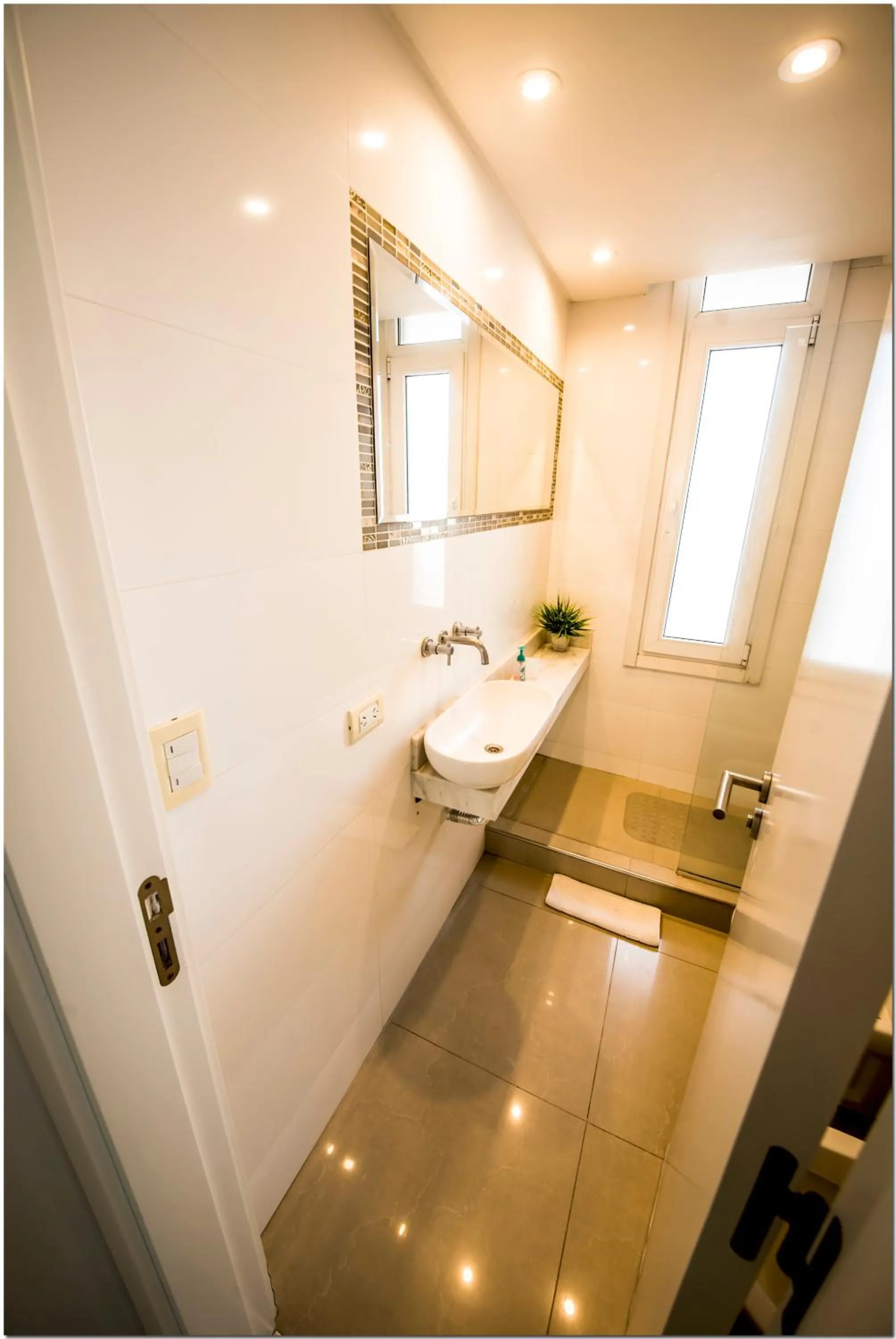 Shower in DeptosVip - Gascón