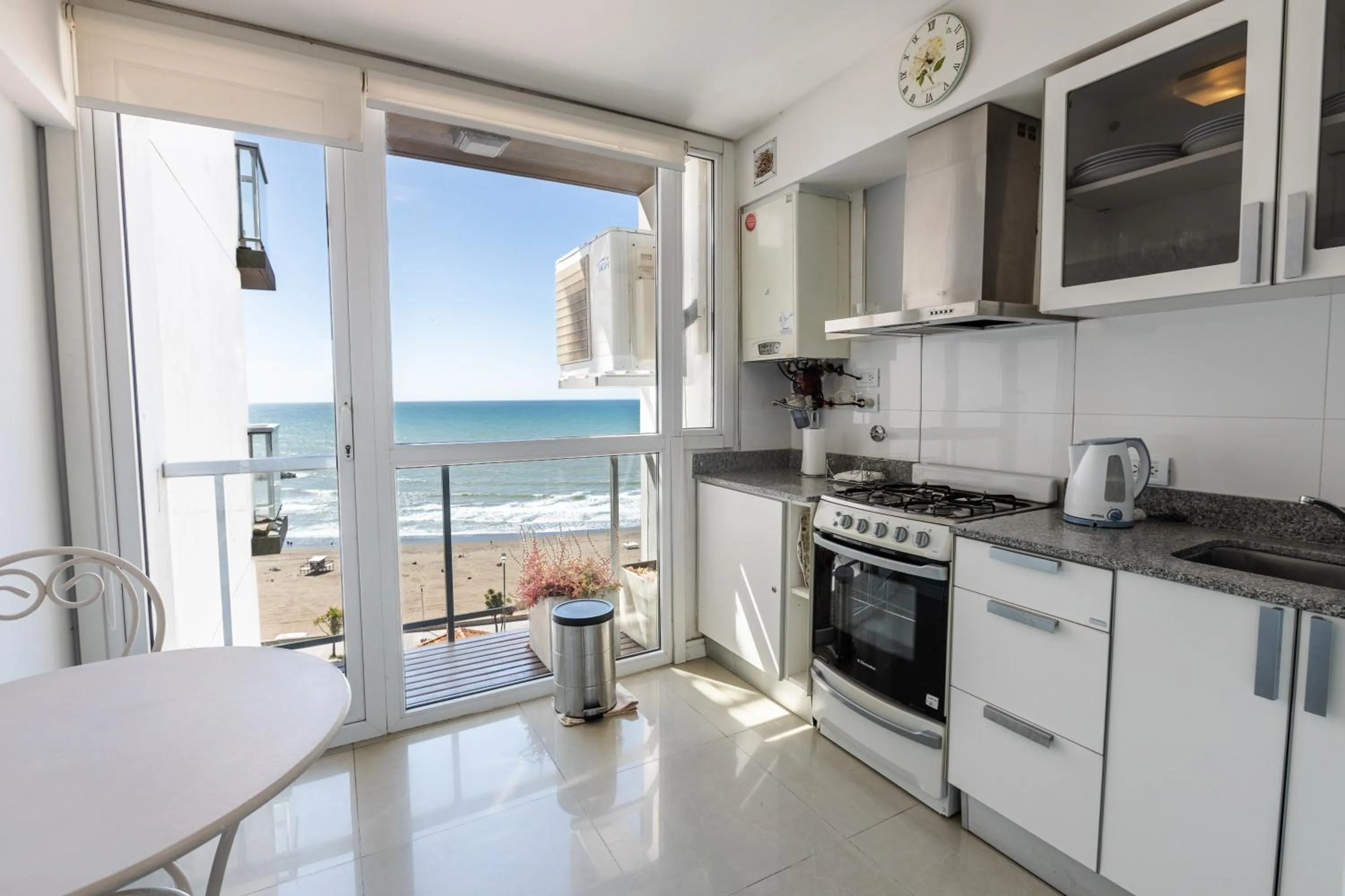 Kitchen or kitchenette in DeptosVip - Gascón