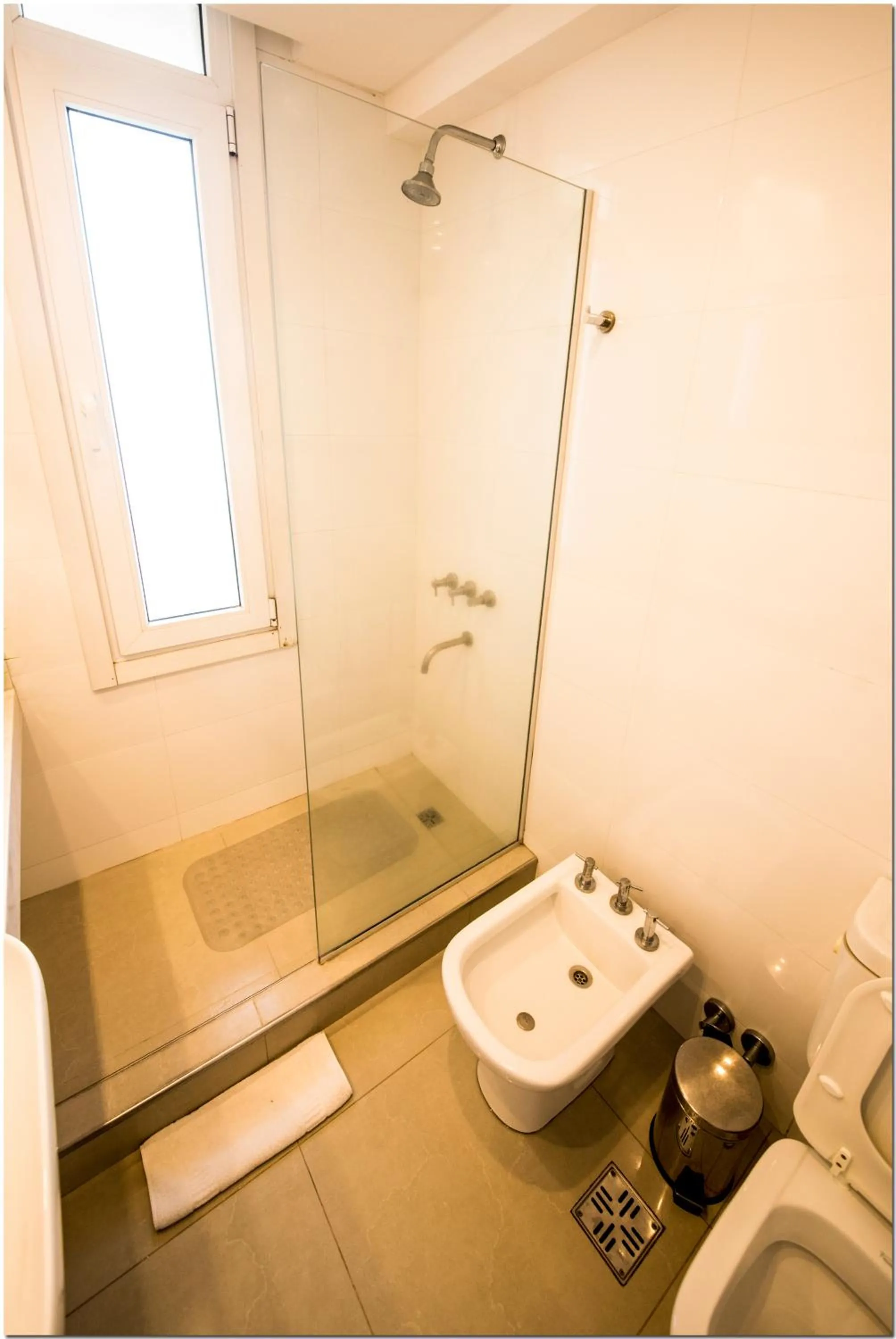 Shower in DeptosVip - Gascón