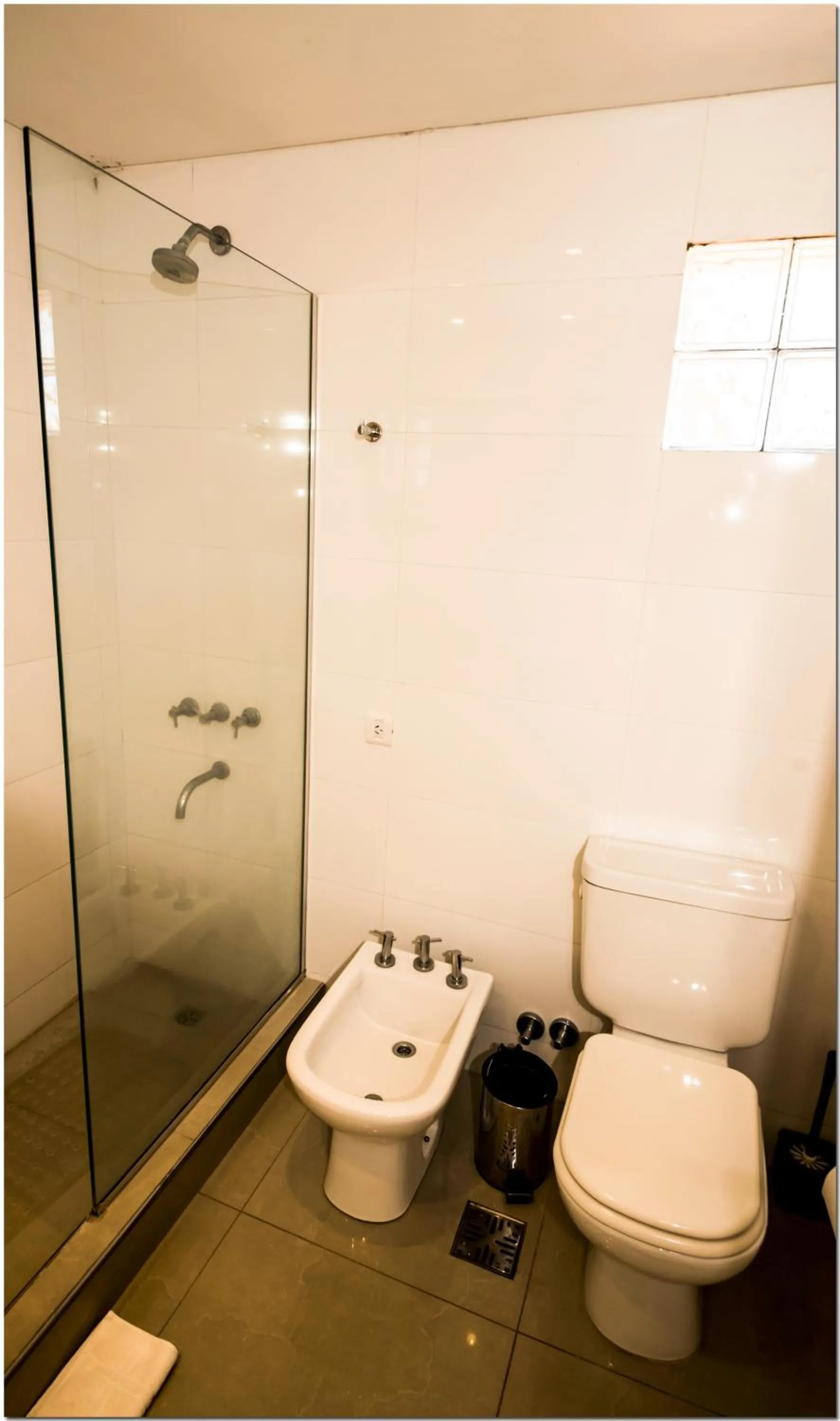 Shower in DeptosVip - Gascón
