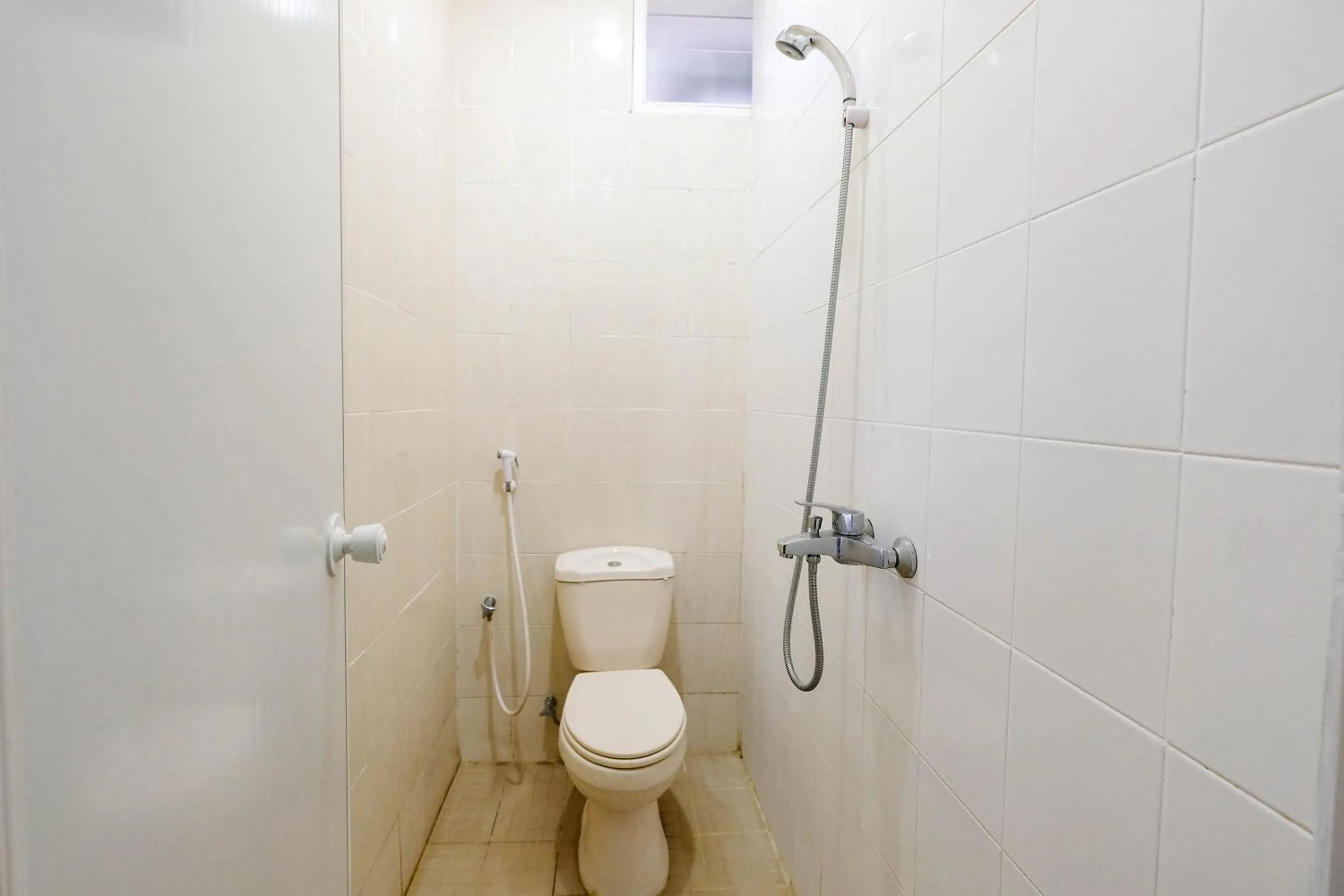 Bathroom in SPOT ON 2281 Omajo