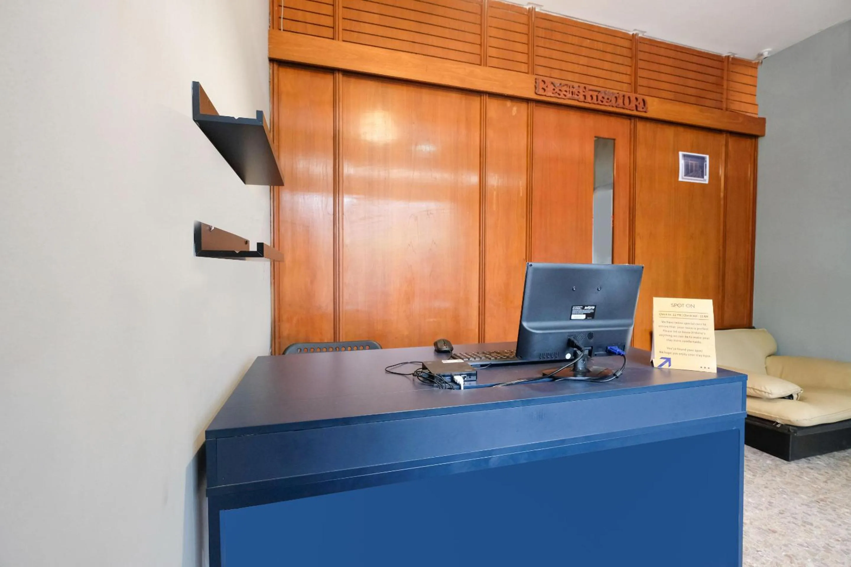 Lobby or reception in SPOT ON 2281 Omajo