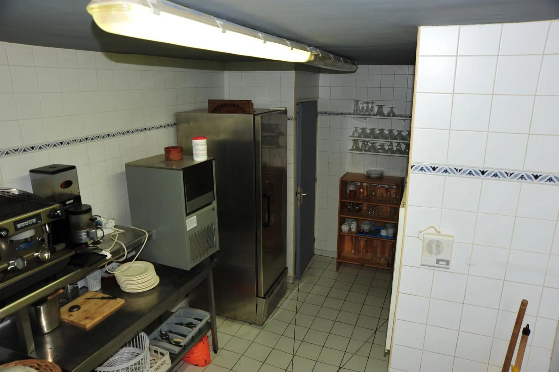 Kitchen or kitchenette in Auberge de la Fontaine