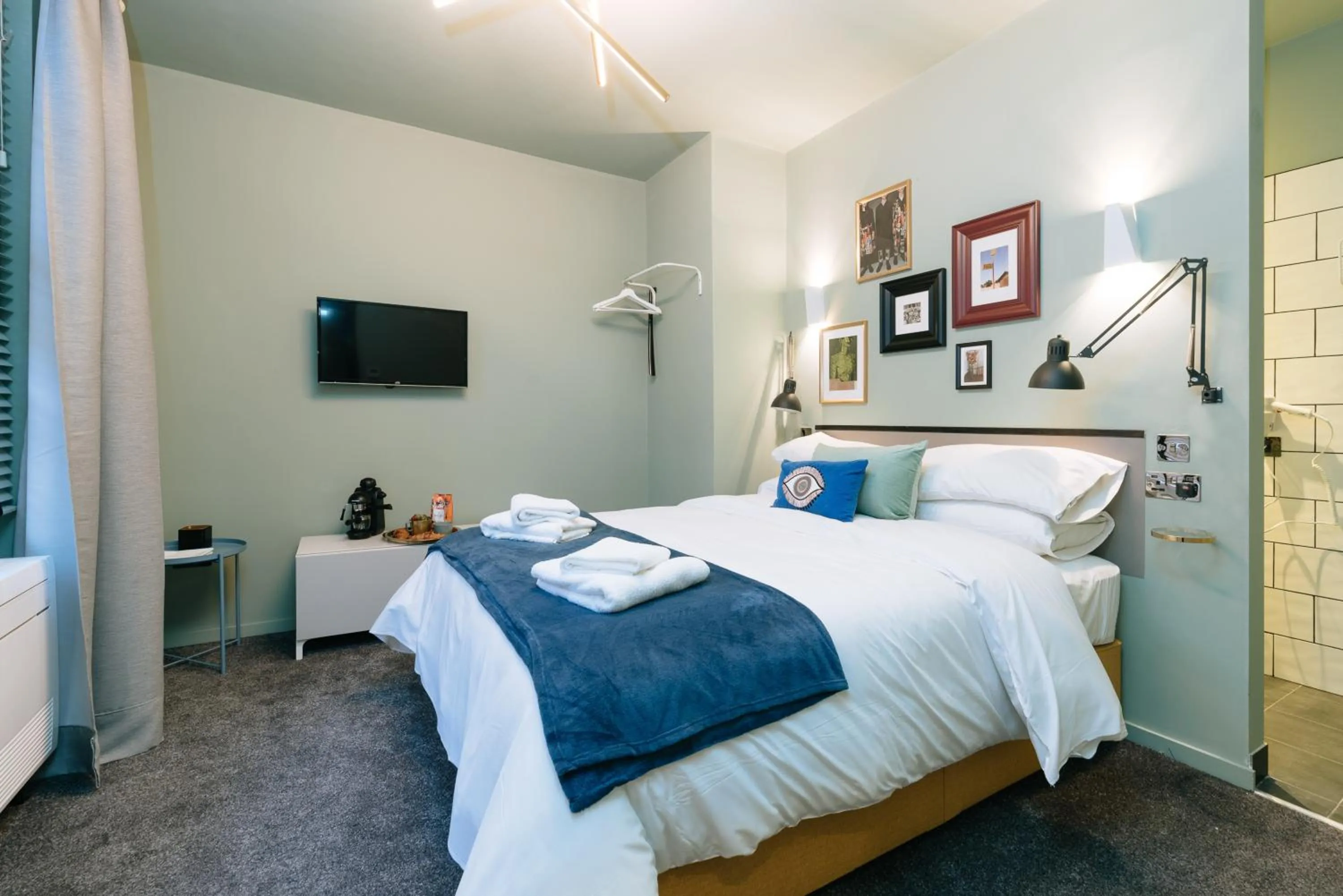 Bed in The Warwick By Nestor