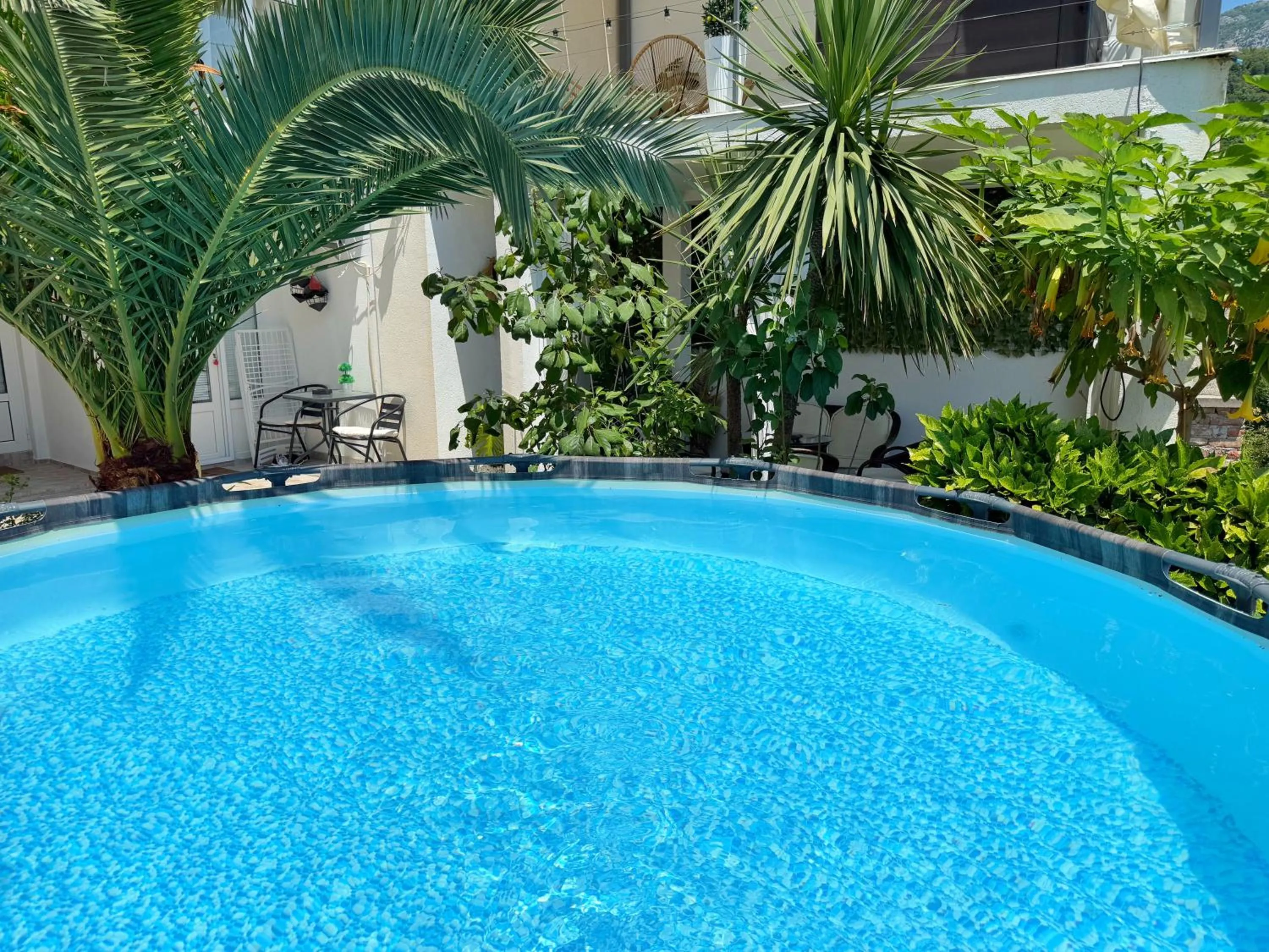 Swimming pool in Apartmani Avanti Becici