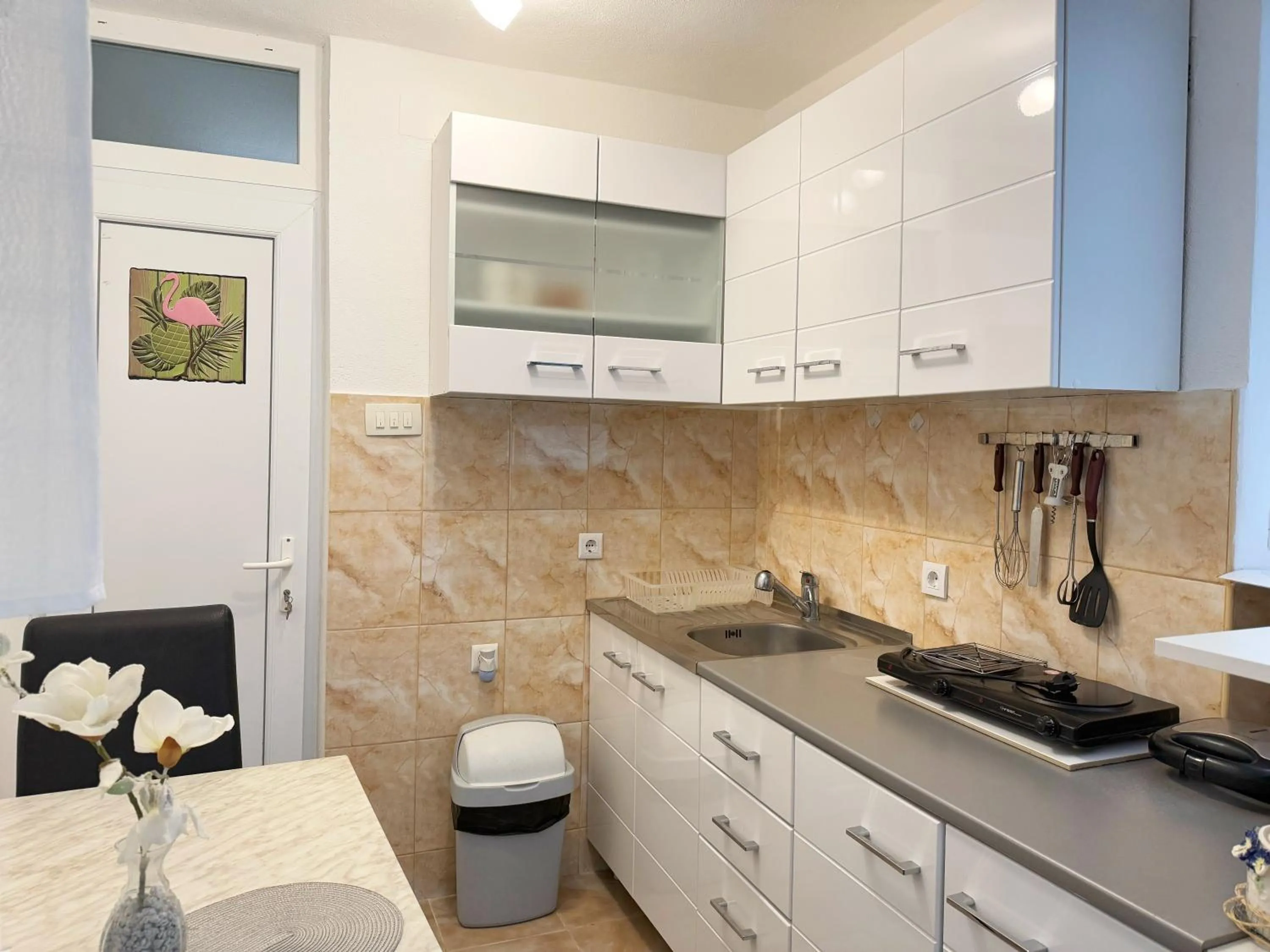 kitchen in Apartmani Avanti Becici
