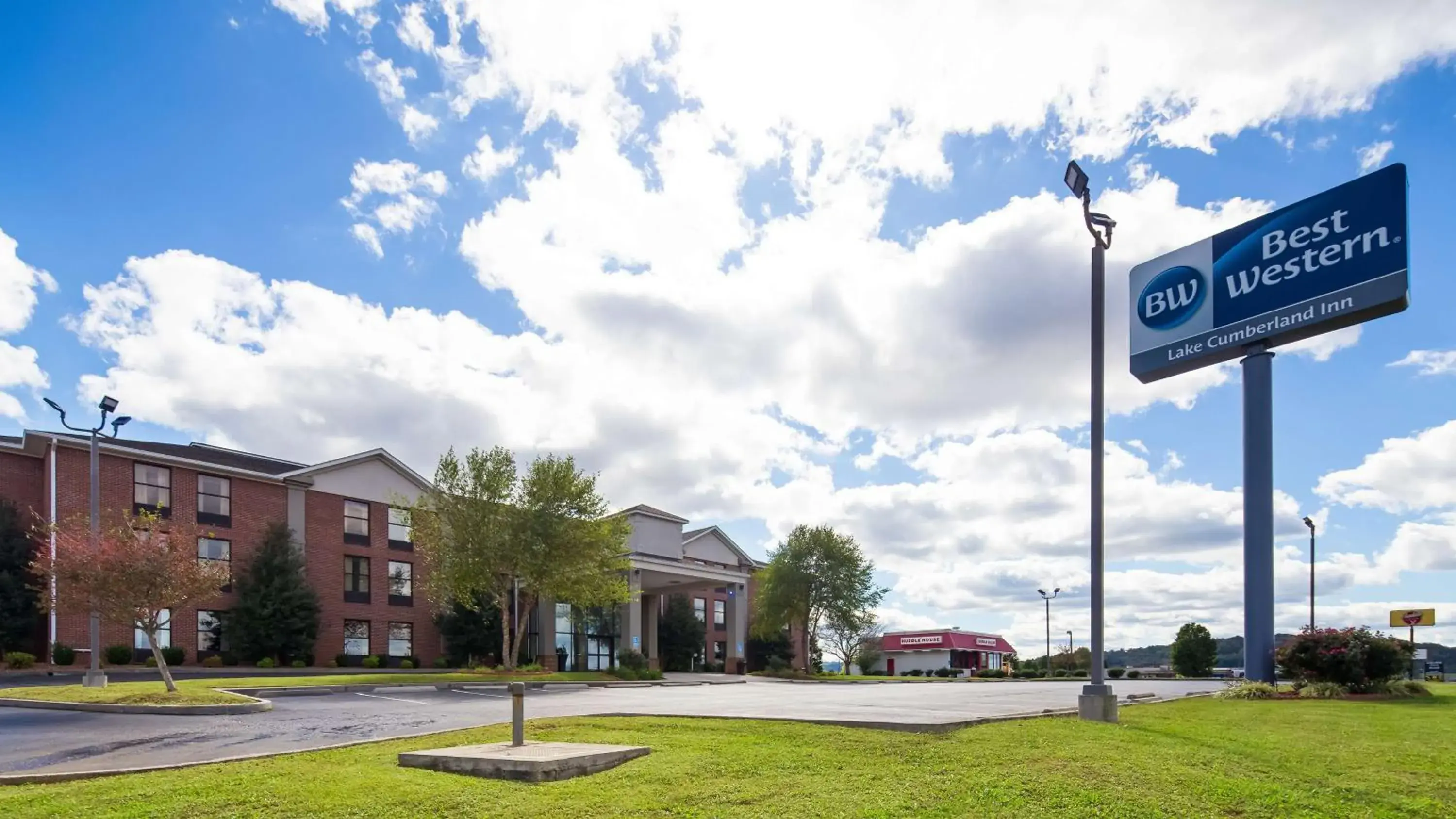 Property building in Best Western Lake Cumberland Inn Property building in Best Western Lake Cumberland Inn