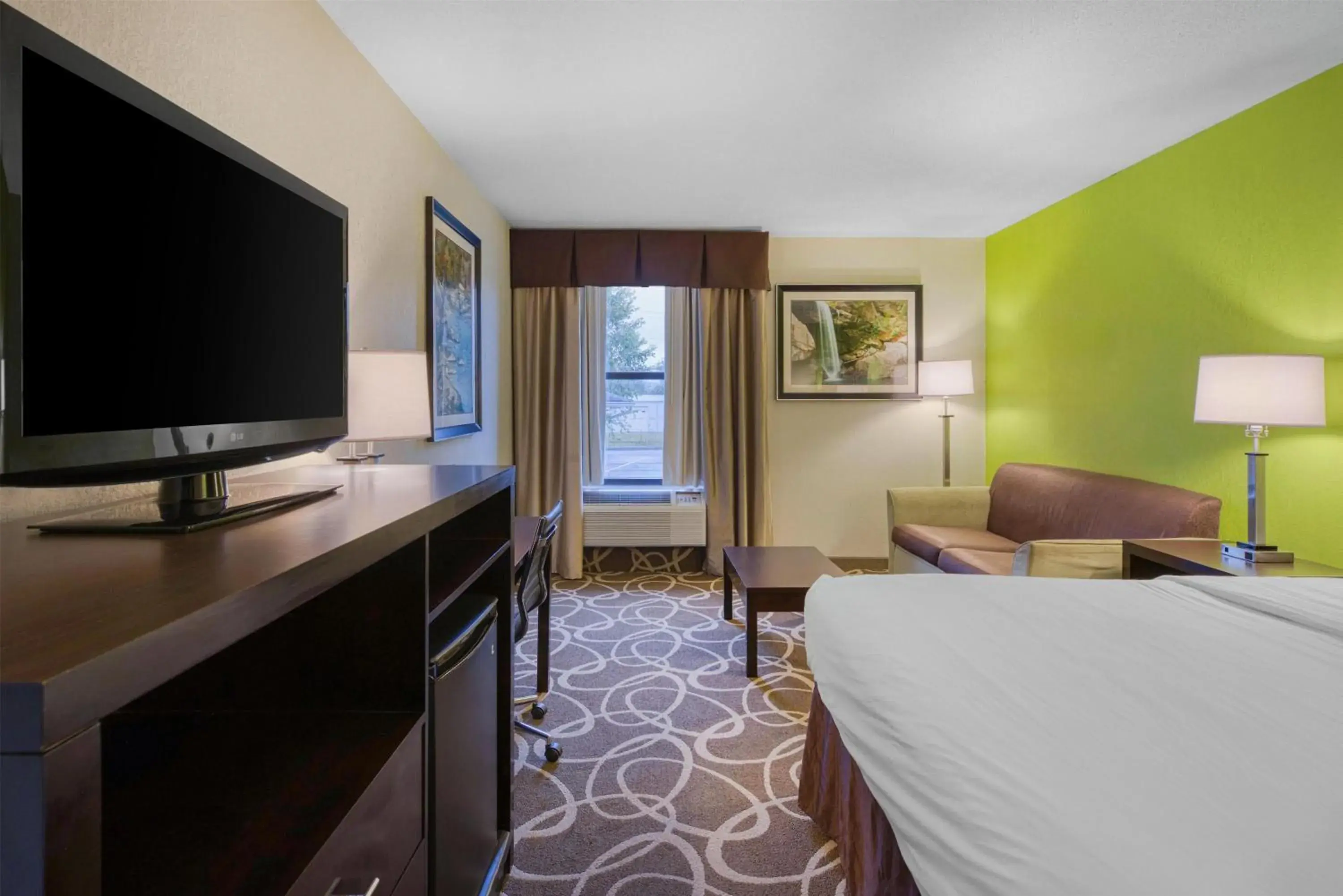 Bedroom, Bed in Best Western Lake Cumberland Inn Bedroom, Bed in Best Western Lake Cumberland Inn