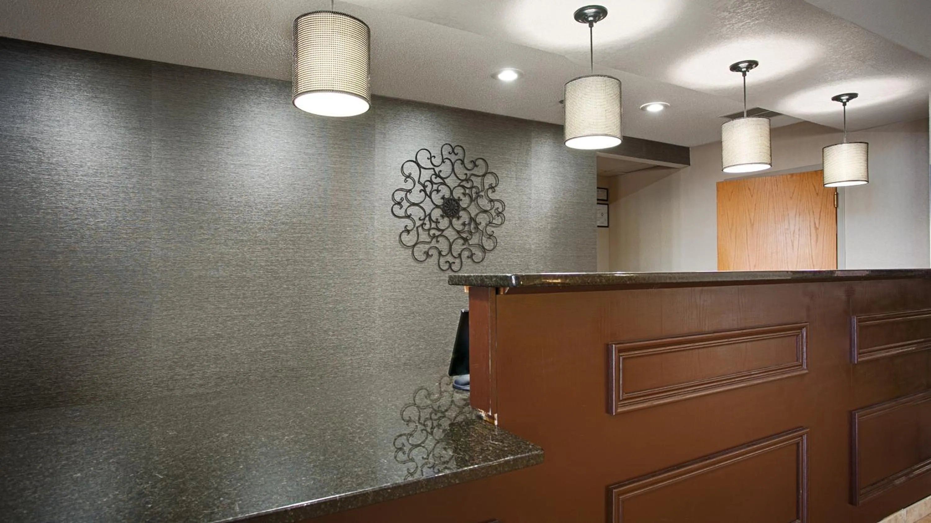 Lobby or reception in Best Western Lake Cumberland Inn